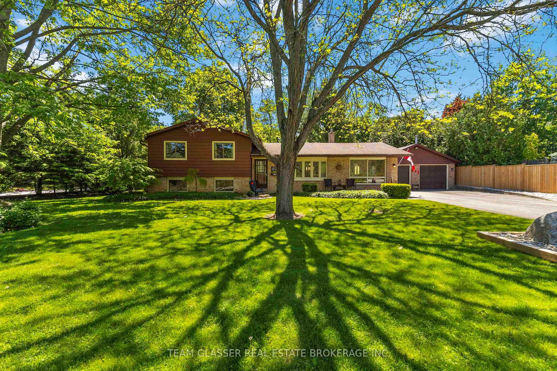 Photo 2 of 146 Railway Avenue, Middlesex Centre, Komoka — HOMEH