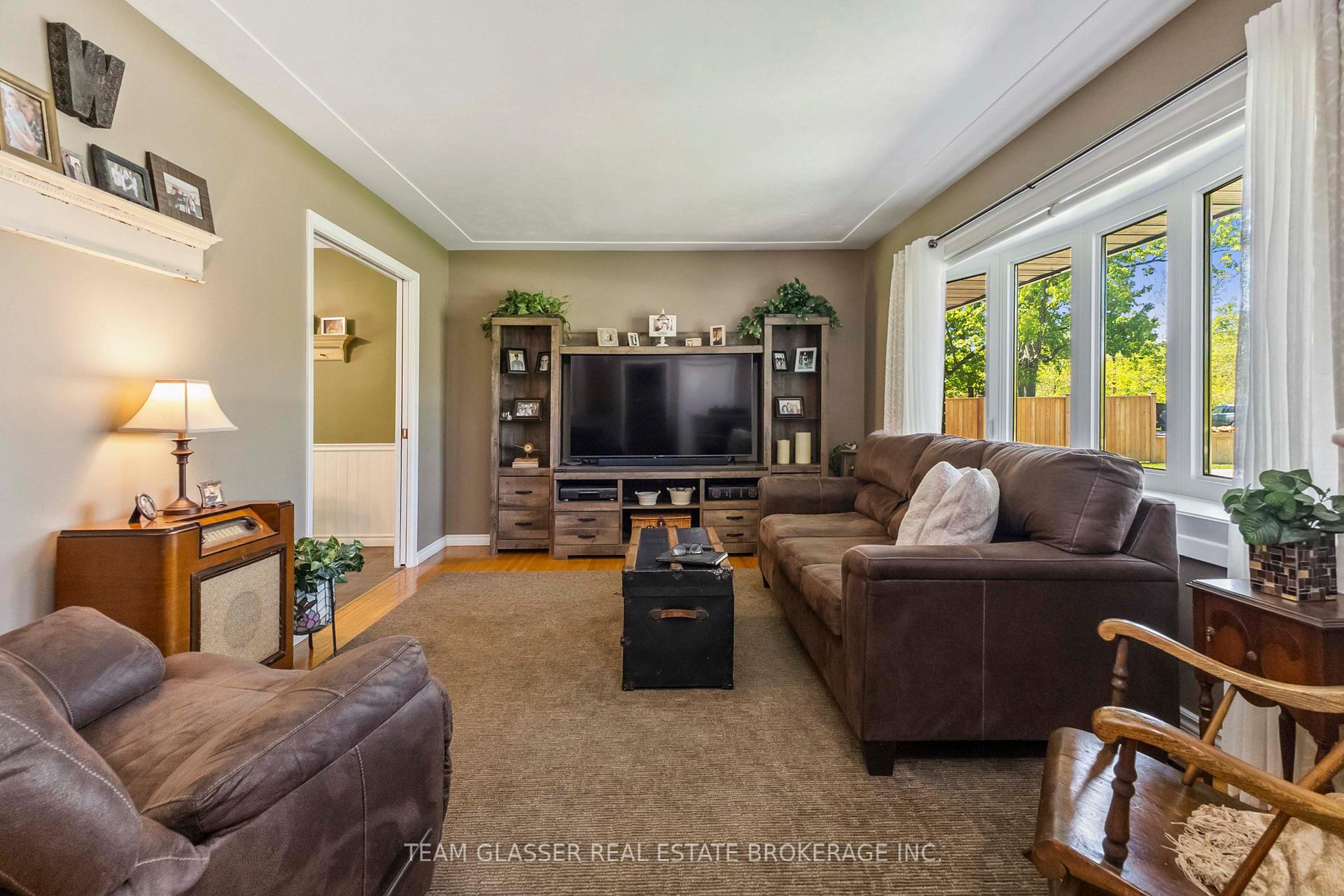Photo 10 of 146 Railway Avenue, Middlesex Centre, Komoka — HOMEH