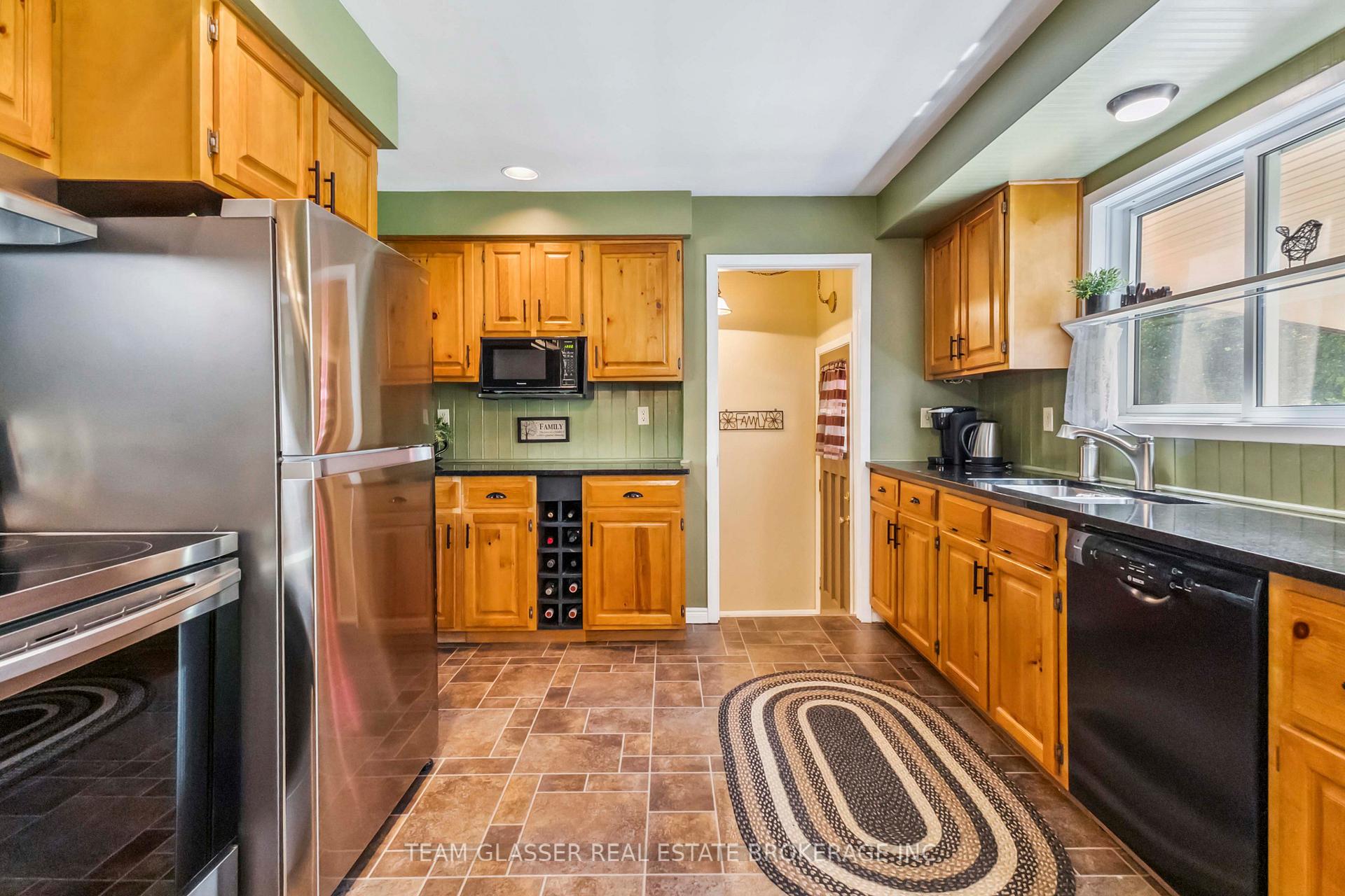 Photo 14 of 146 Railway Avenue, Middlesex Centre, Komoka — HOMEH