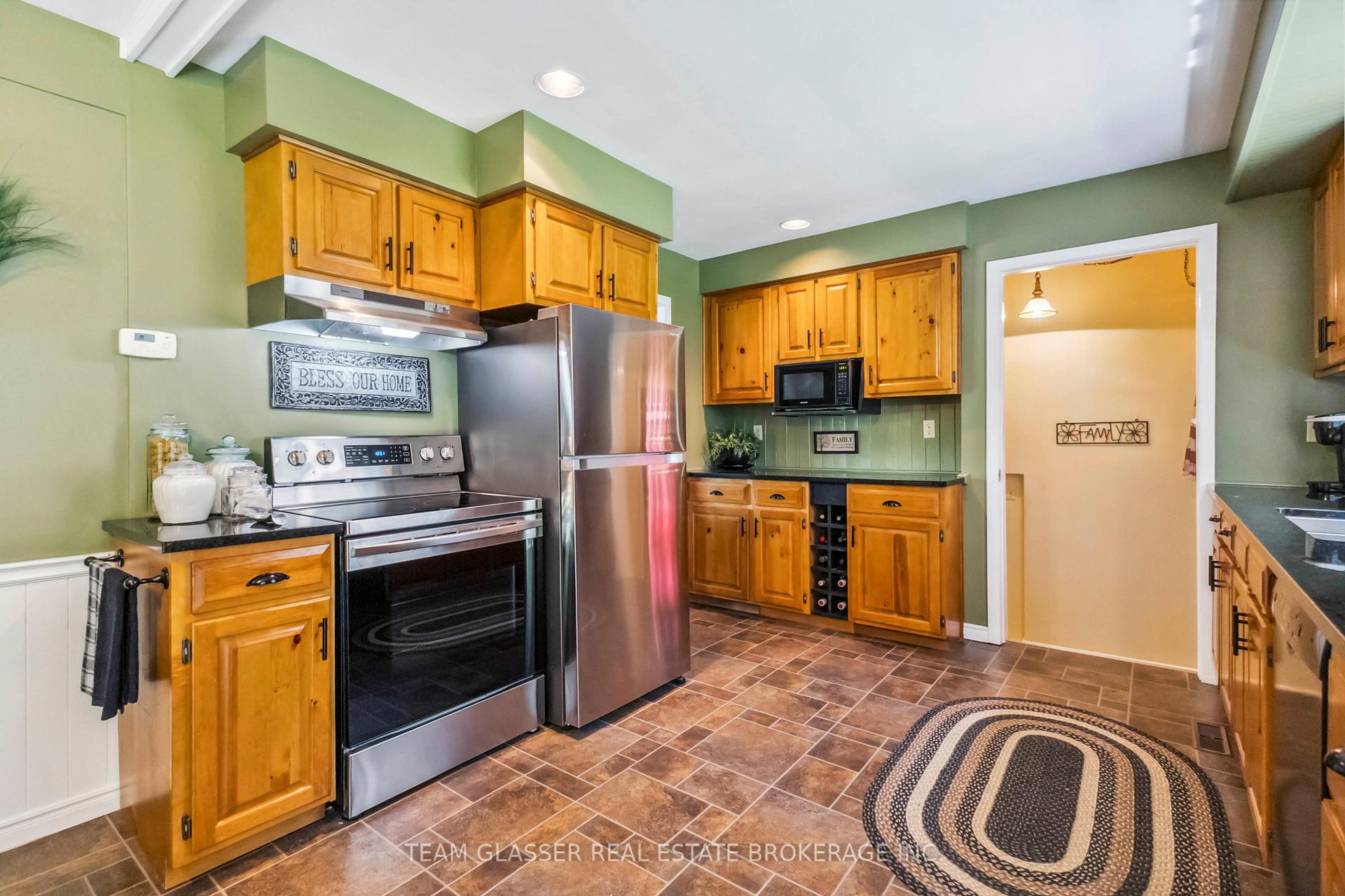 Photo 15 of 146 Railway Avenue, Middlesex Centre, Komoka — HOMEH