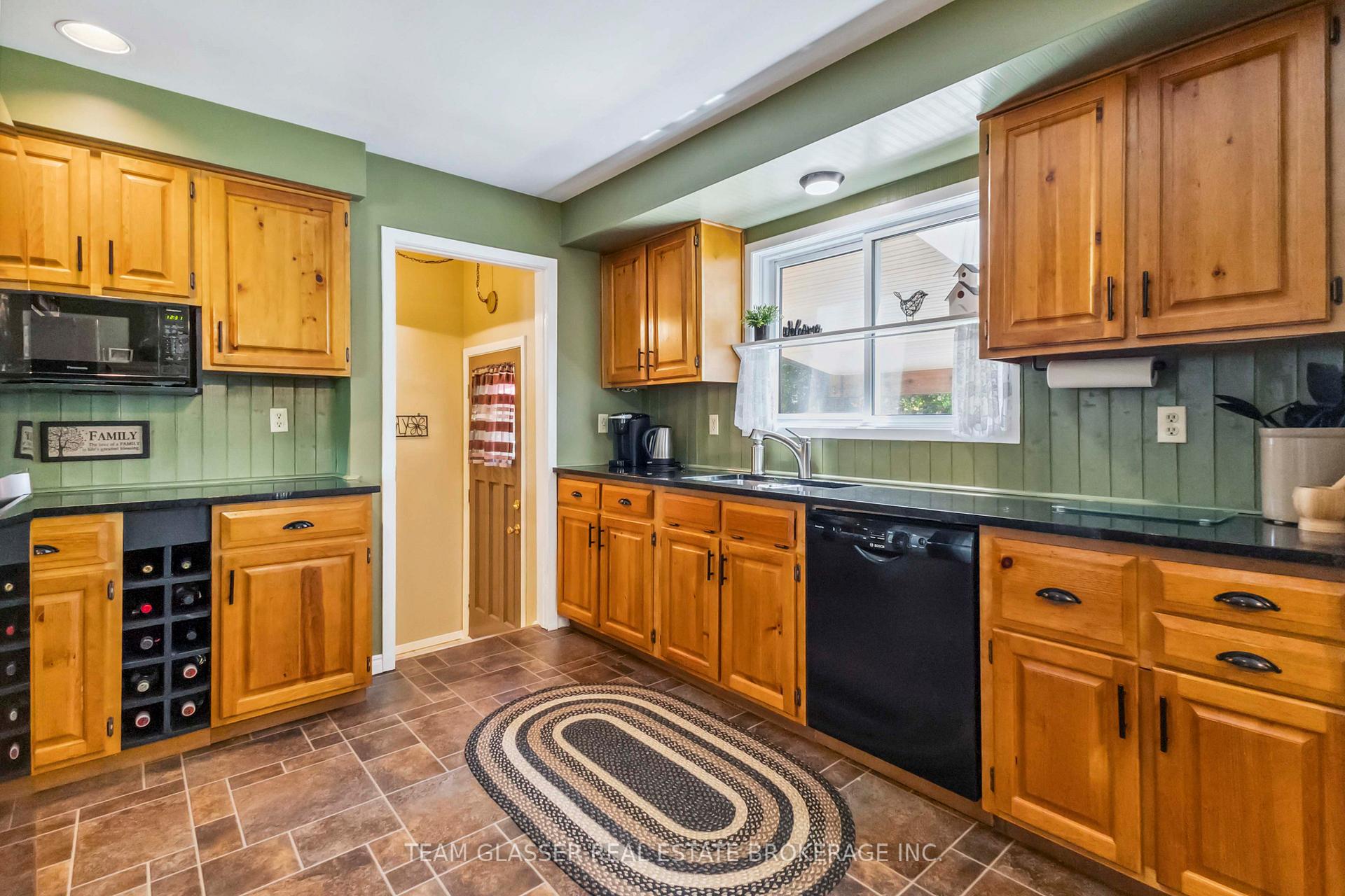 Photo 16 of 146 Railway Avenue, Middlesex Centre, Komoka — HOMEH