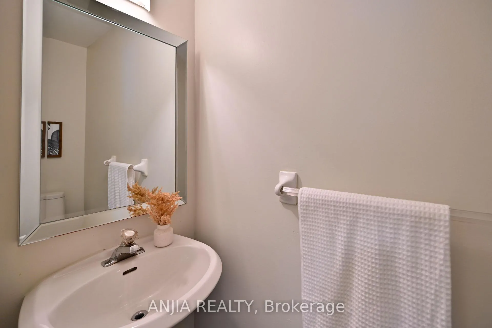 Photo 21 of 30 Annina Crescent, Markham, Village Green-South Unionville — HOMEH