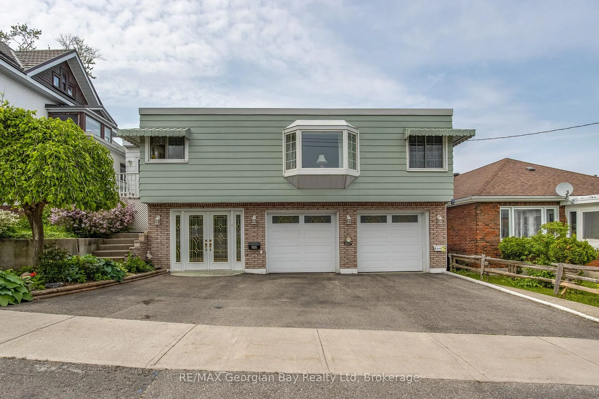 Front of 586 Dominion Avenue