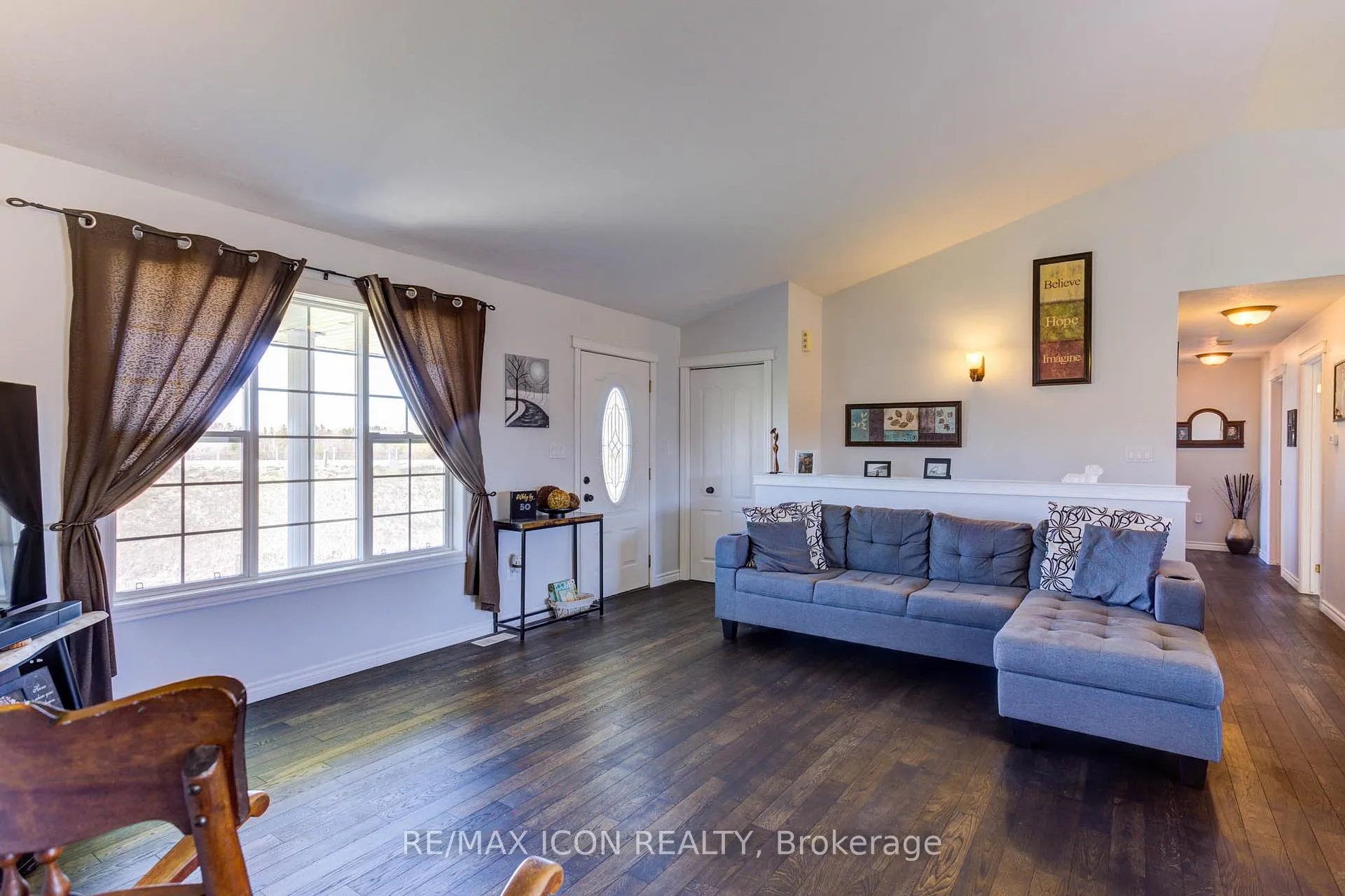 Photo 5 of 9643 3 Road N, Minto — HOMEH