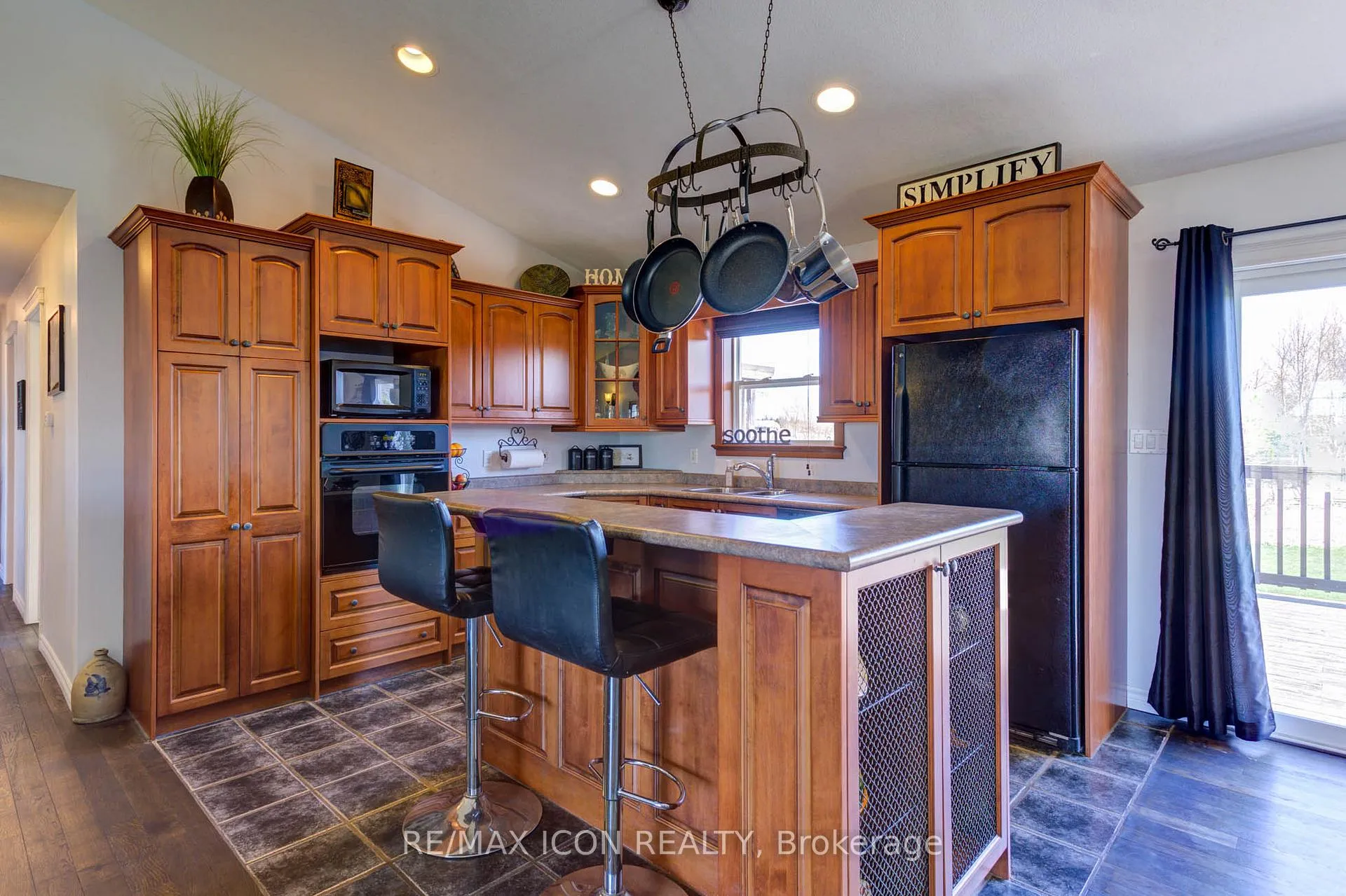 Photo 10 of 9643 3 Road N, Minto — HOMEH