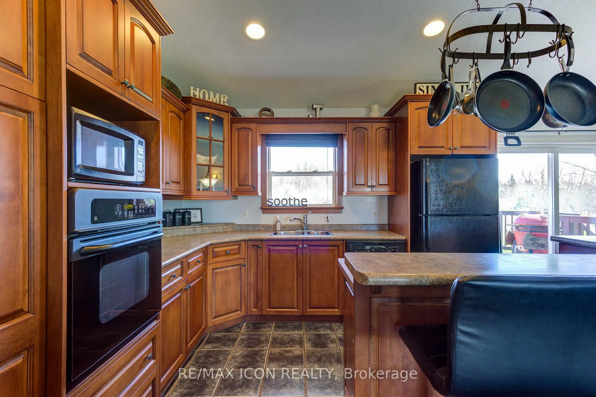 Photo 12 of 9643 3 Road N, Minto — HOMEH
