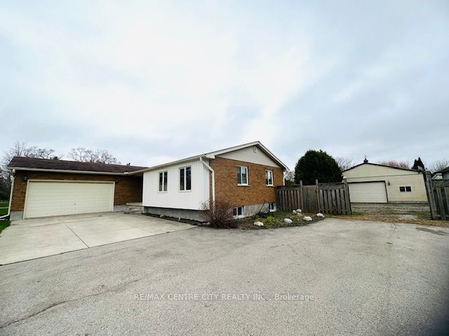 Photo 3 of 116 Huron Avenue, Middlesex Centre, Komoka — HOMEH