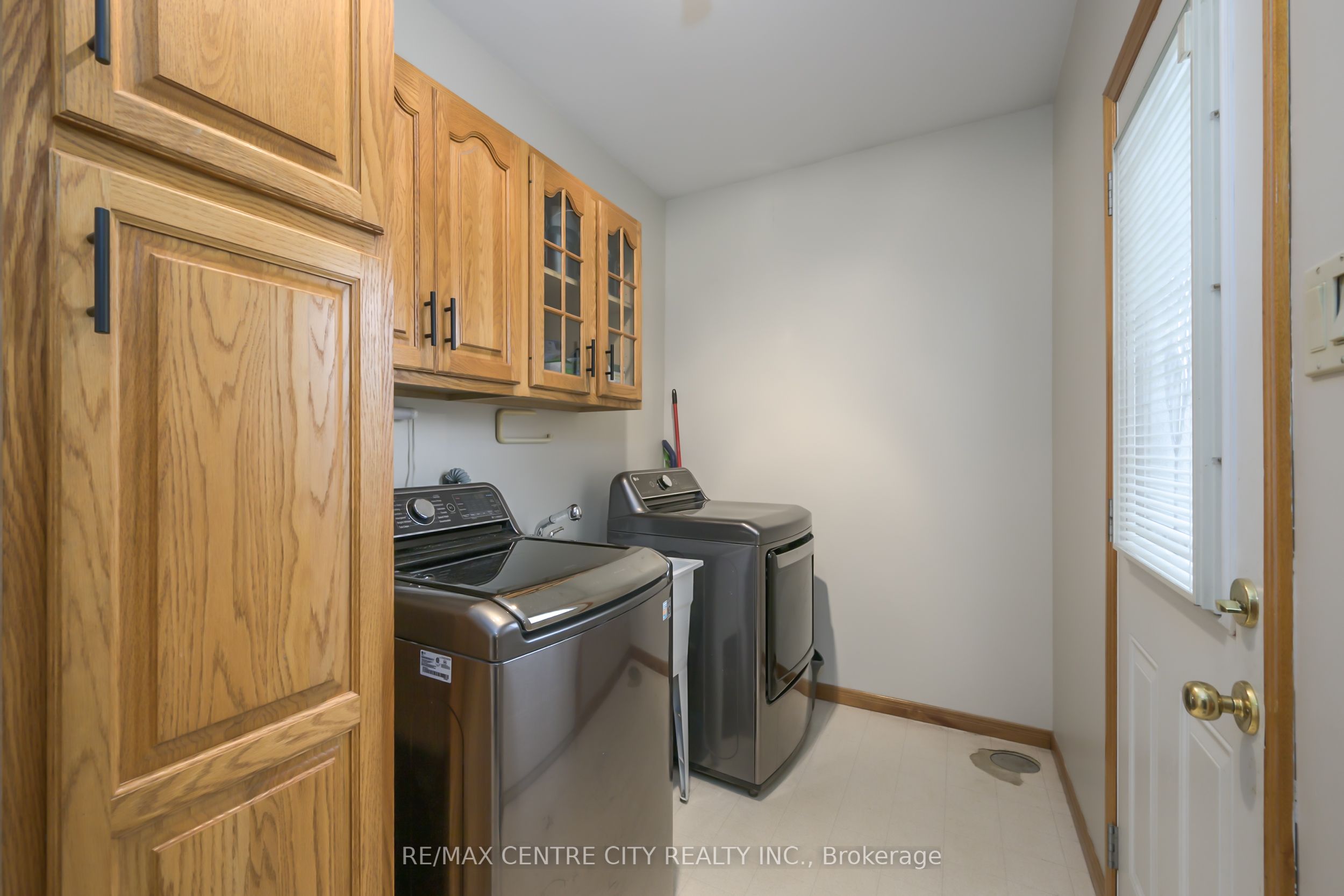 Photo 13 of 116 Huron Avenue, Middlesex Centre, Komoka — HOMEH
