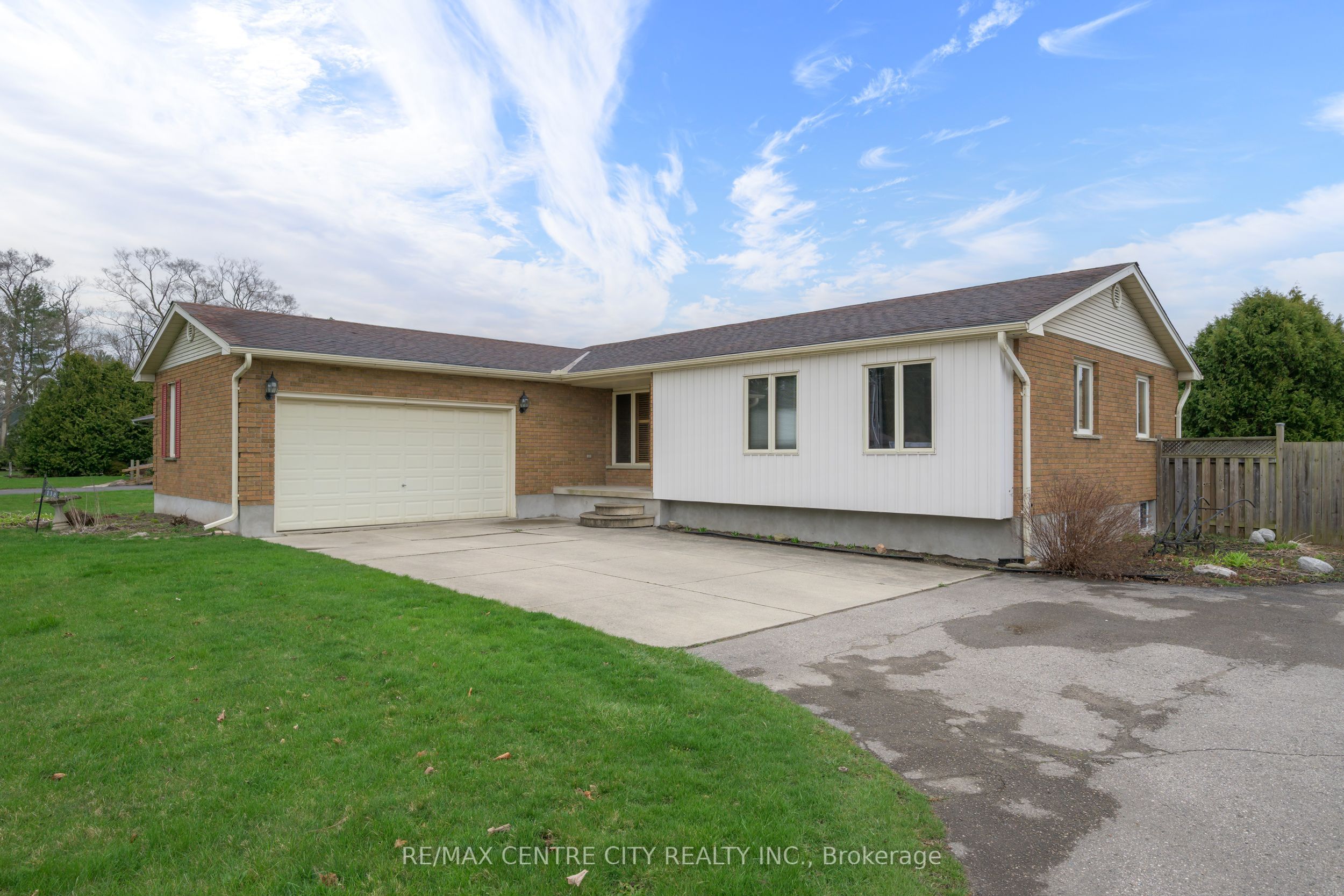 Photo 1 of 116 Huron Avenue, Middlesex Centre, Komoka — HOMEH