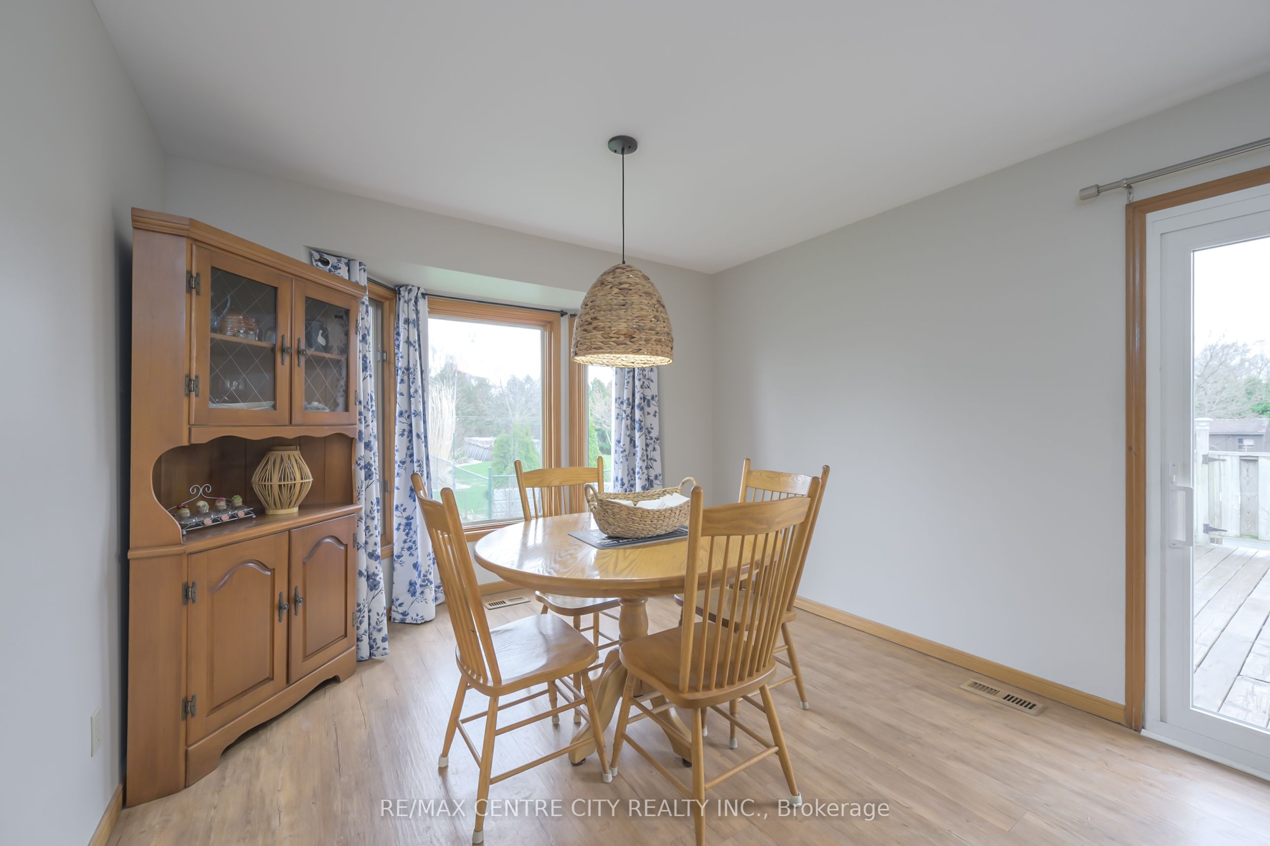 Photo 7 of 116 Huron Avenue, Middlesex Centre, Komoka — HOMEH