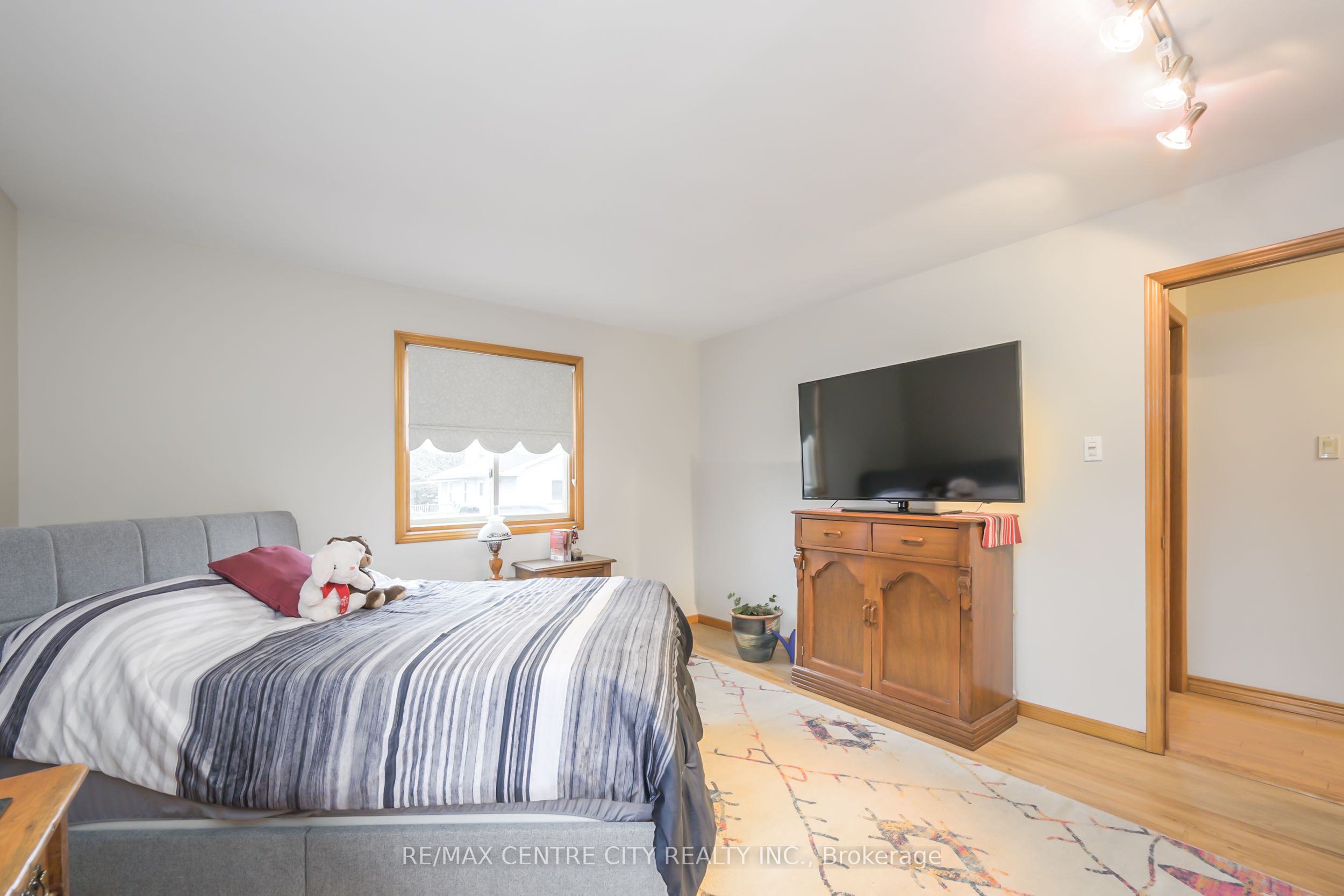Photo 15 of 116 Huron Avenue, Middlesex Centre, Komoka — HOMEH
