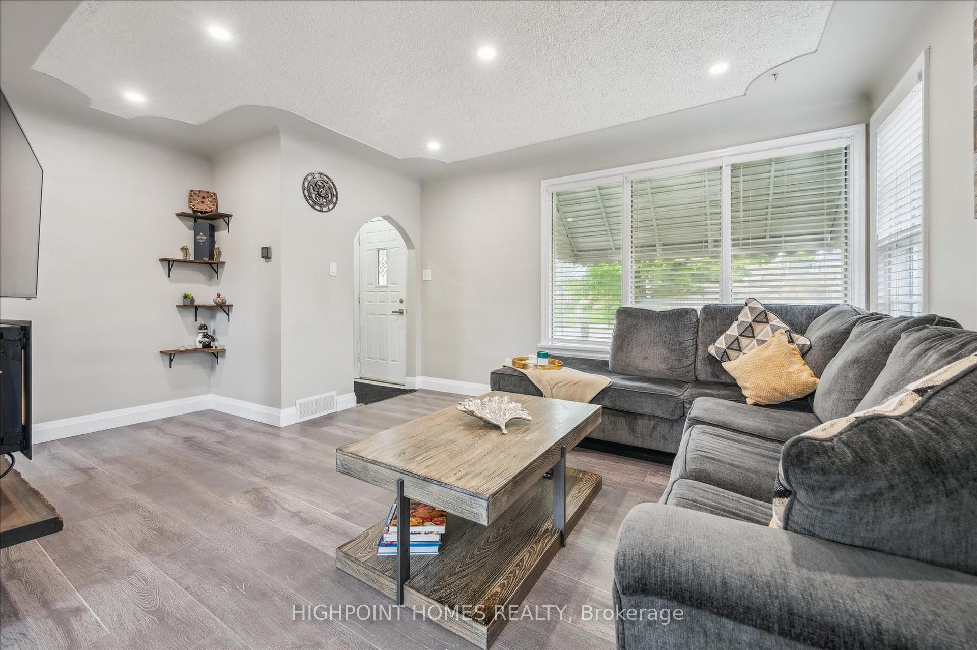 Photo 9 of 622 Weber Street E, Kitchener, Eastwood — HOMEH
