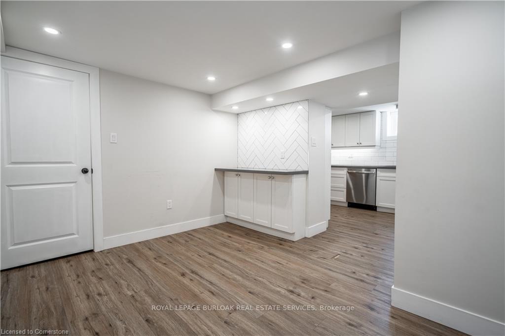 Photo 8 of Unit Lower, 42 East 41st Street, Hamilton, Sunninghill — HOMEH