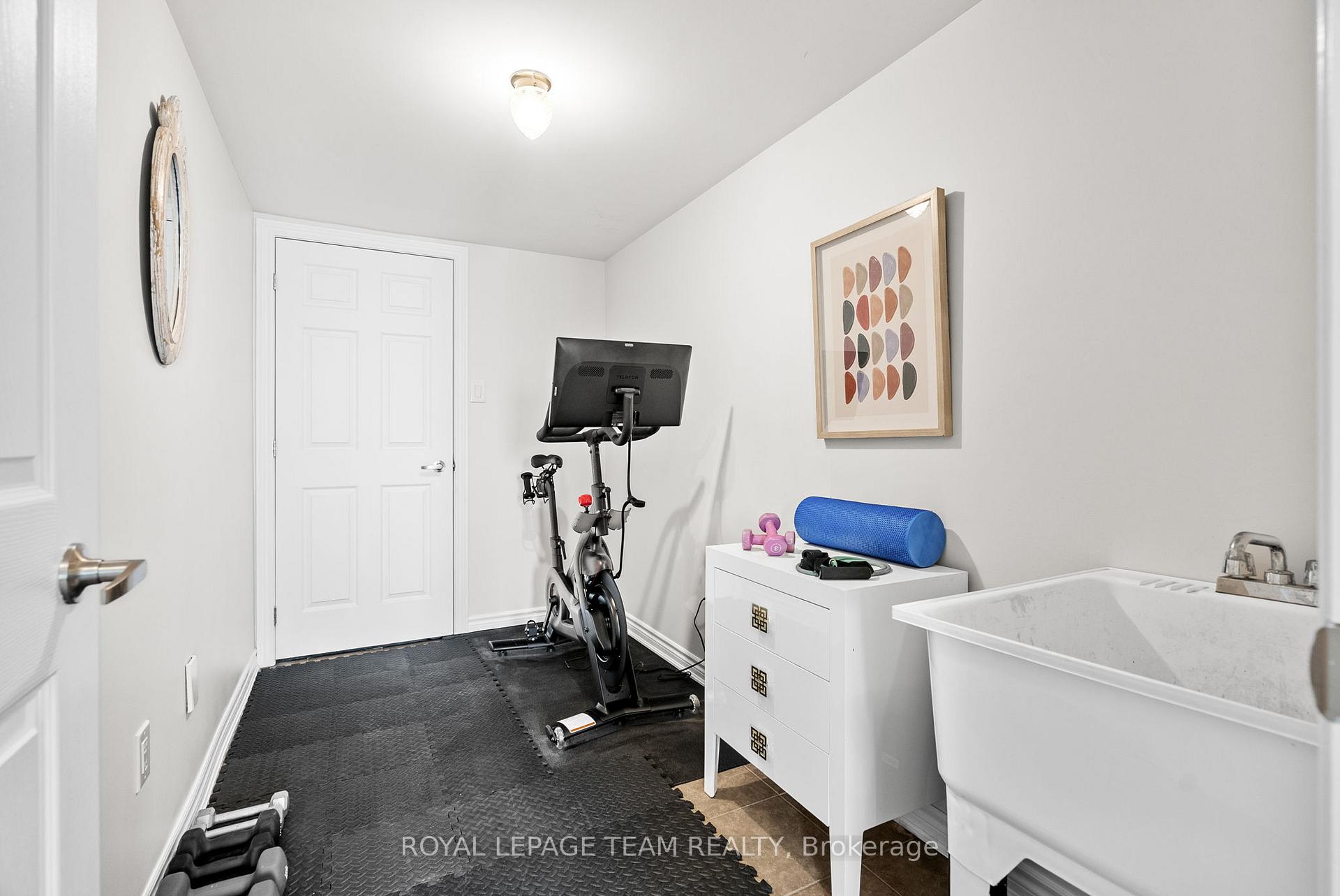 Photo 5 of 601 Meadowcreek Circle, Ottawa, Kanata - Emerald Meadows/Trailwest — HOMEH