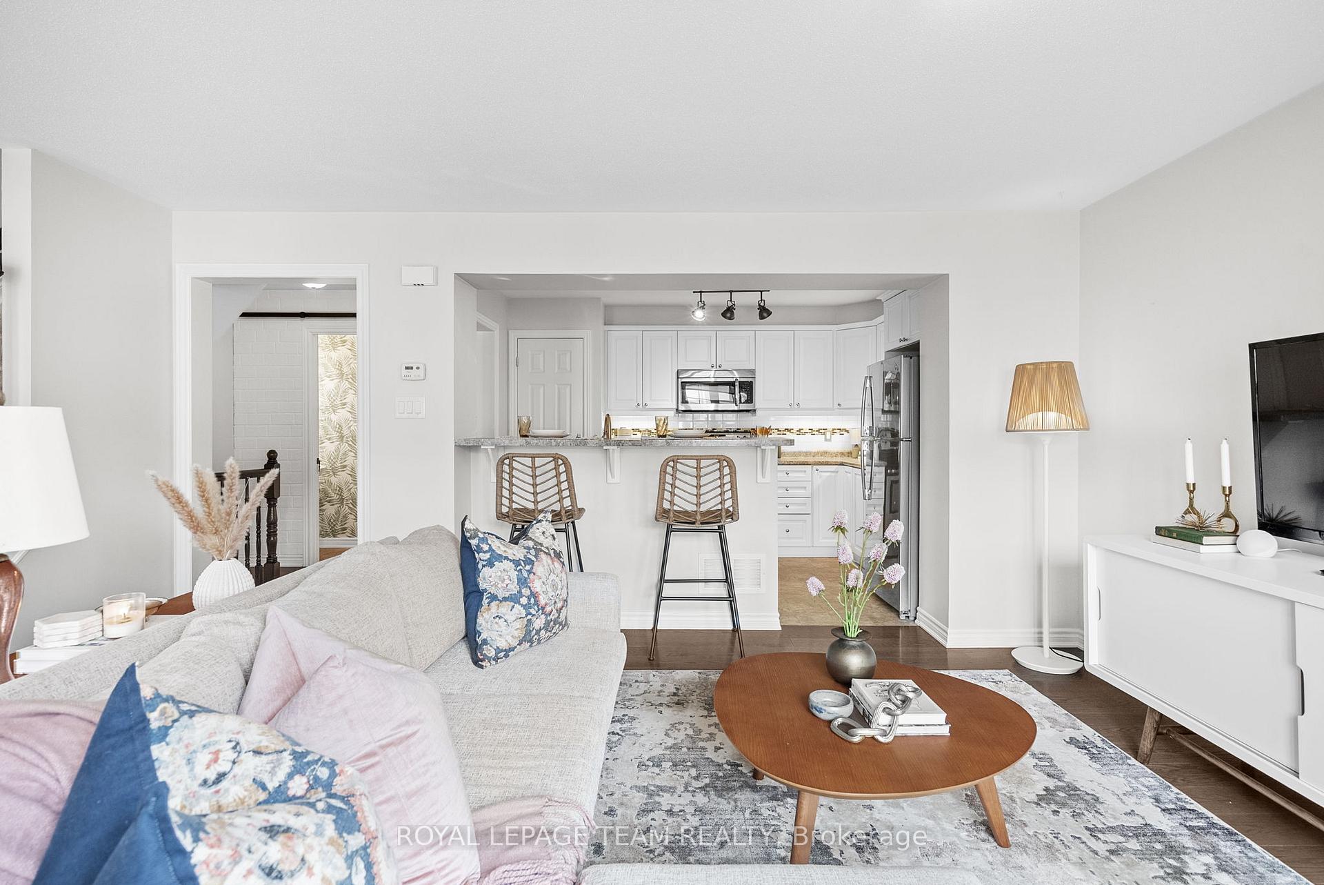 Photo 14 of 601 Meadowcreek Circle, Ottawa, Kanata - Emerald Meadows/Trailwest — HOMEH