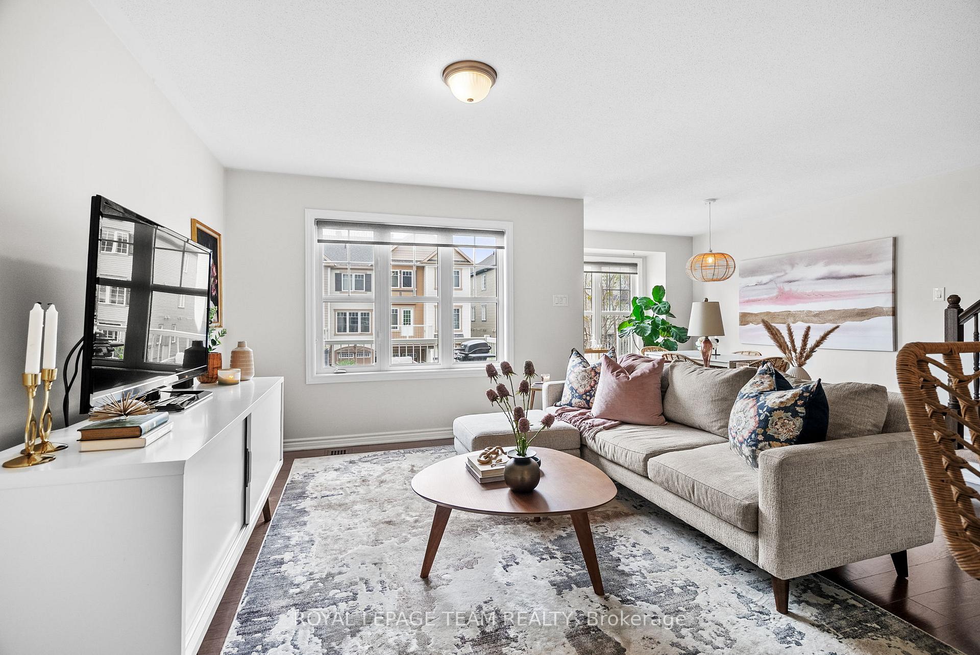 Photo 16 of 601 Meadowcreek Circle, Ottawa, Kanata - Emerald Meadows/Trailwest — HOMEH