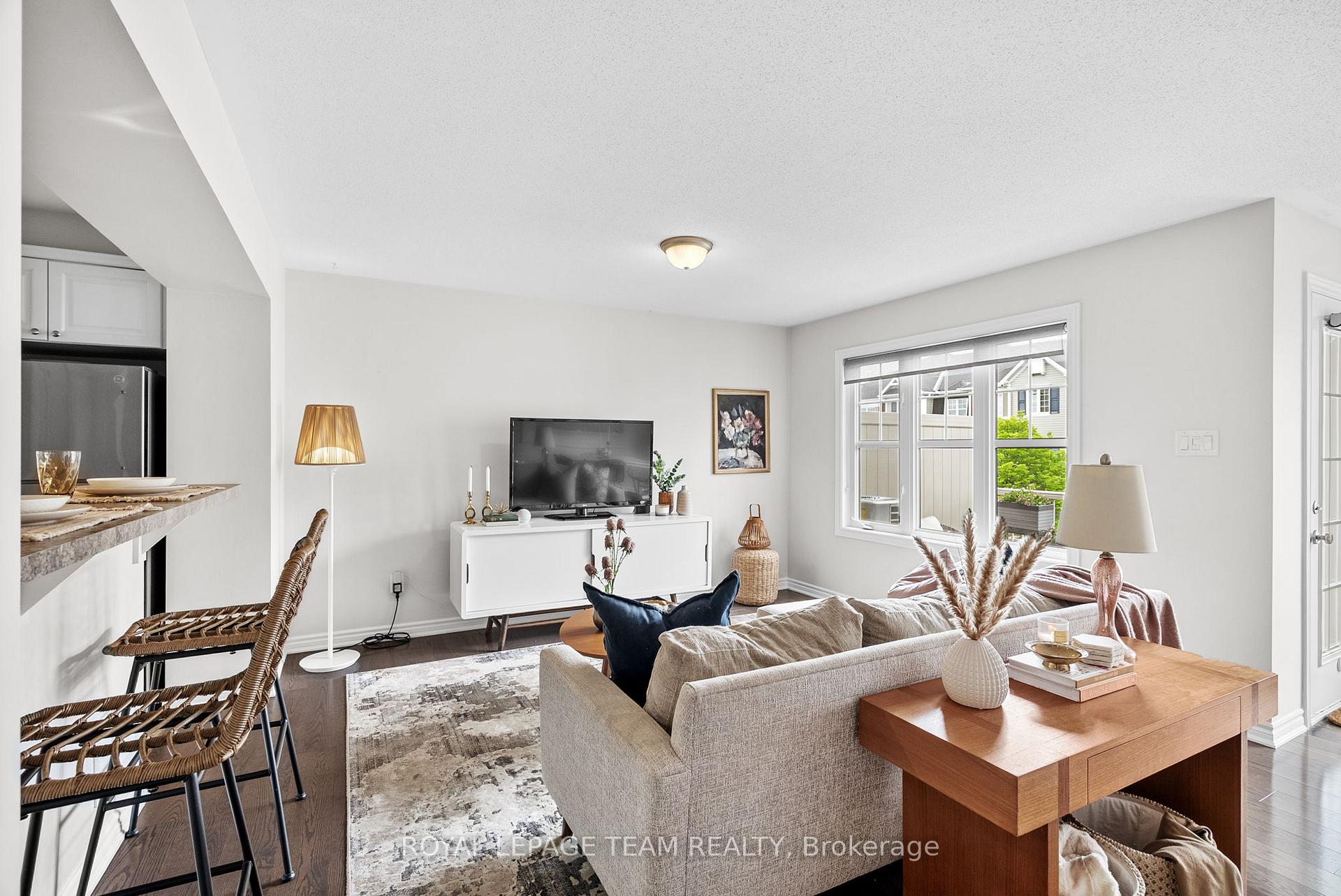 Photo 18 of 601 Meadowcreek Circle, Ottawa, Kanata - Emerald Meadows/Trailwest — HOMEH