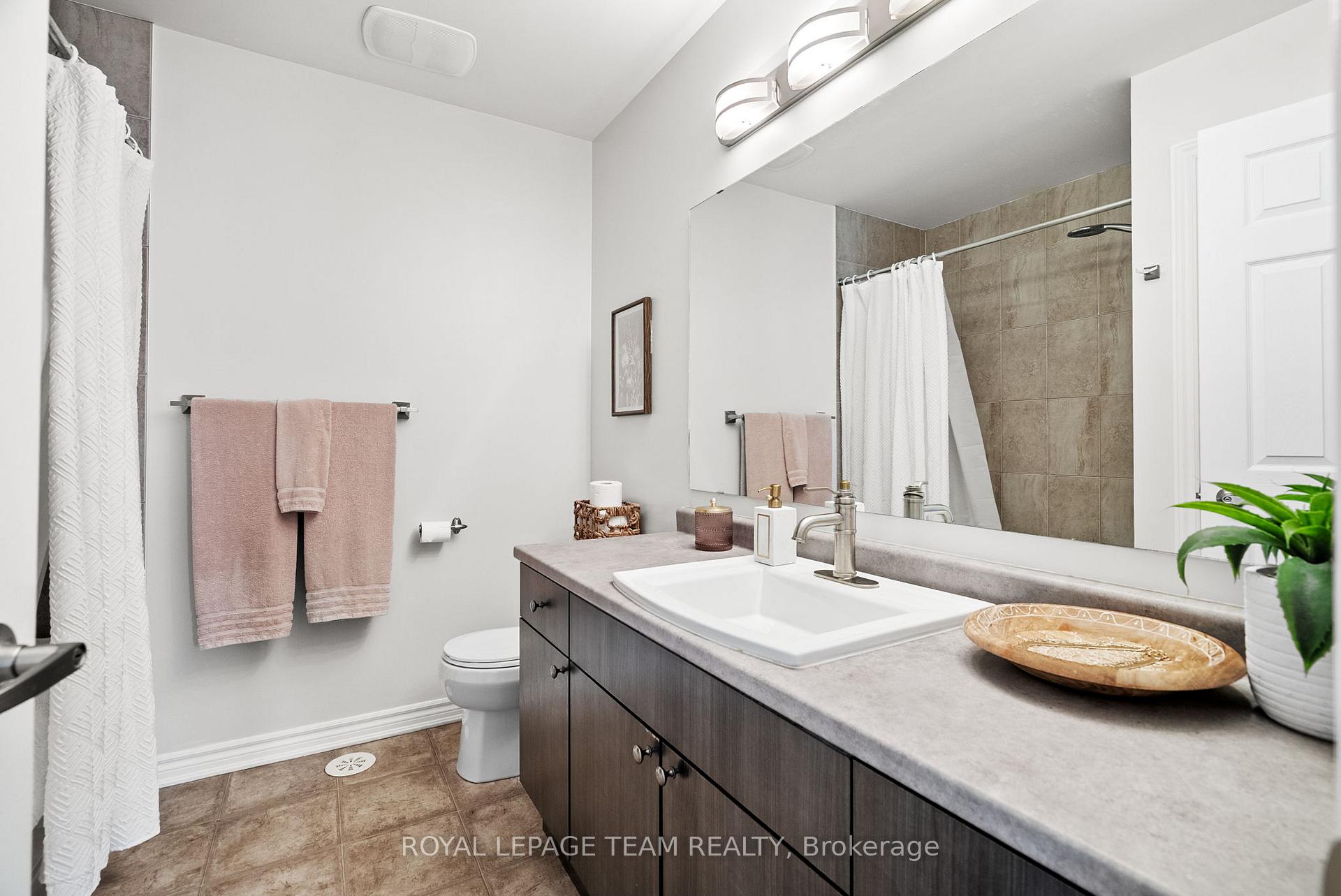 Photo 30 of 601 Meadowcreek Circle, Ottawa, Kanata - Emerald Meadows/Trailwest — HOMEH