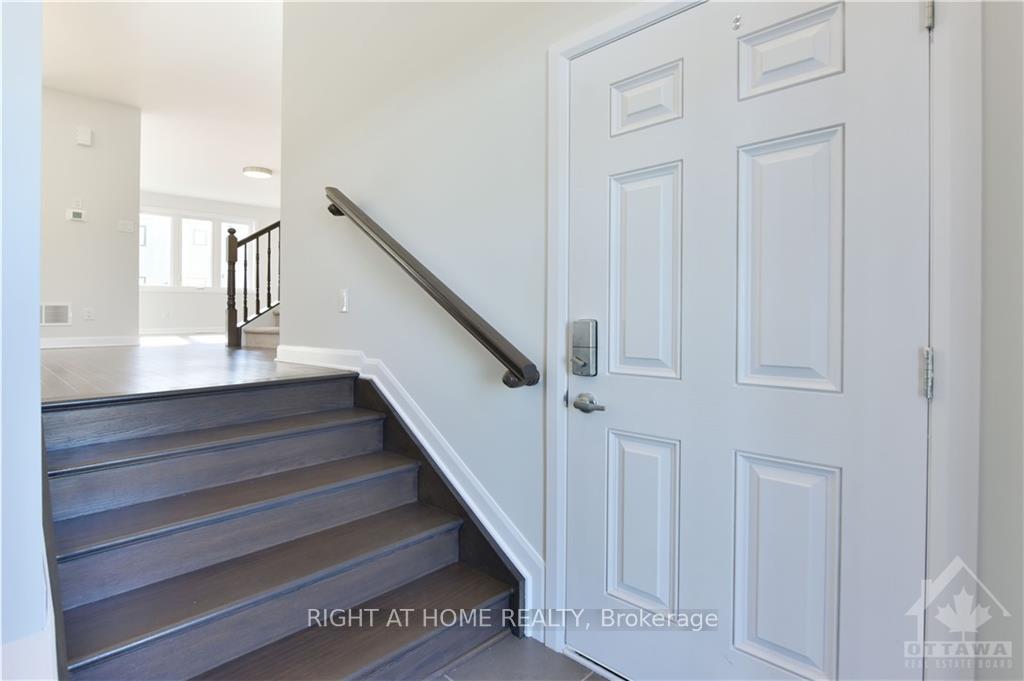 Photo 3 of 505 Winterset Road, Ottawa, Kanata - Kanata Lakes/Heritage Hills — HOMEH
