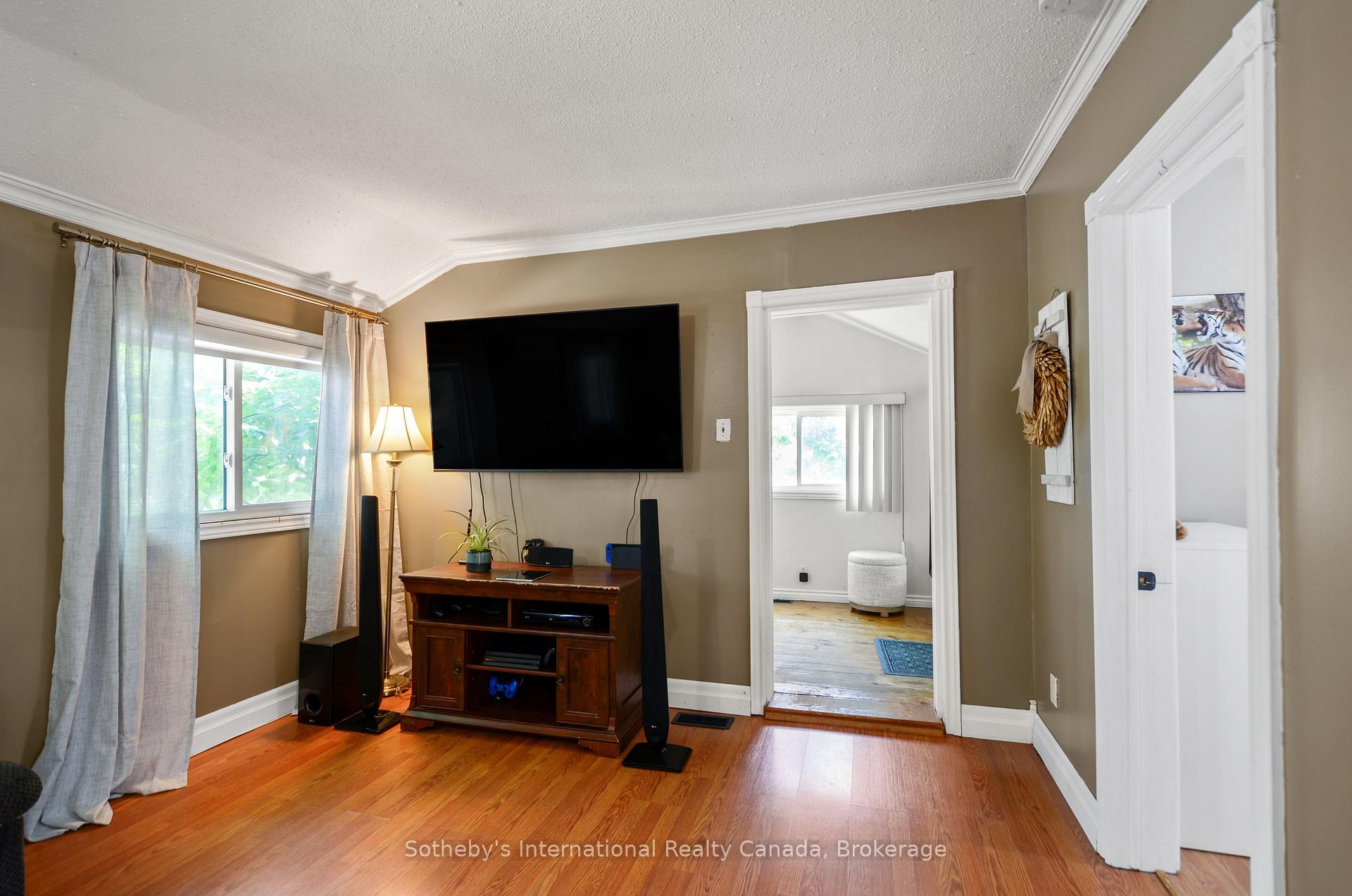 Photo 4 of 116 Ninth Street, Midland — HOMEH