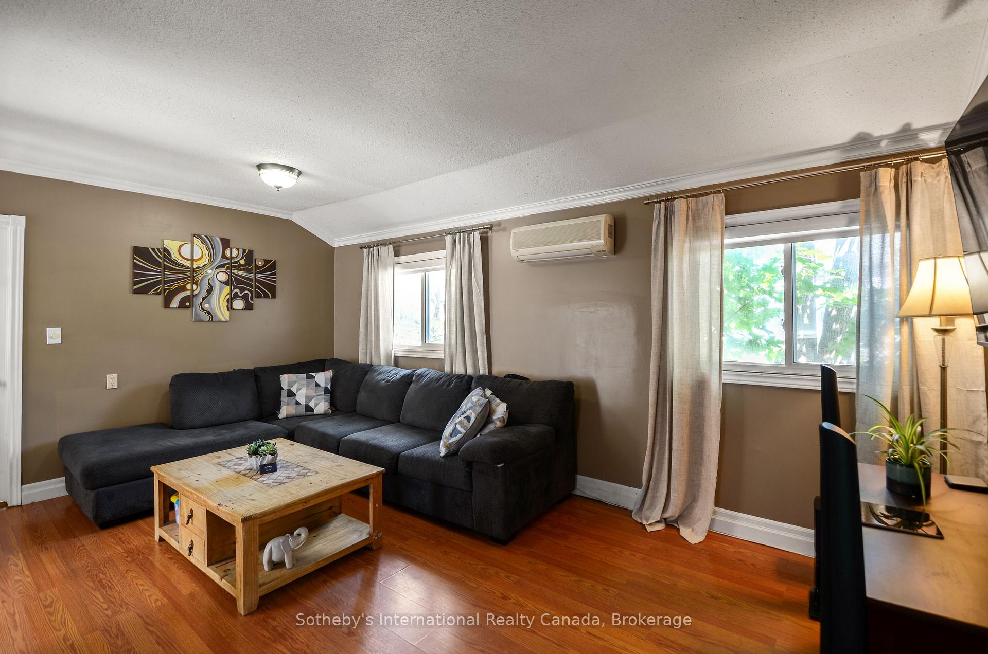 Photo 5 of 116 Ninth Street, Midland — HOMEH