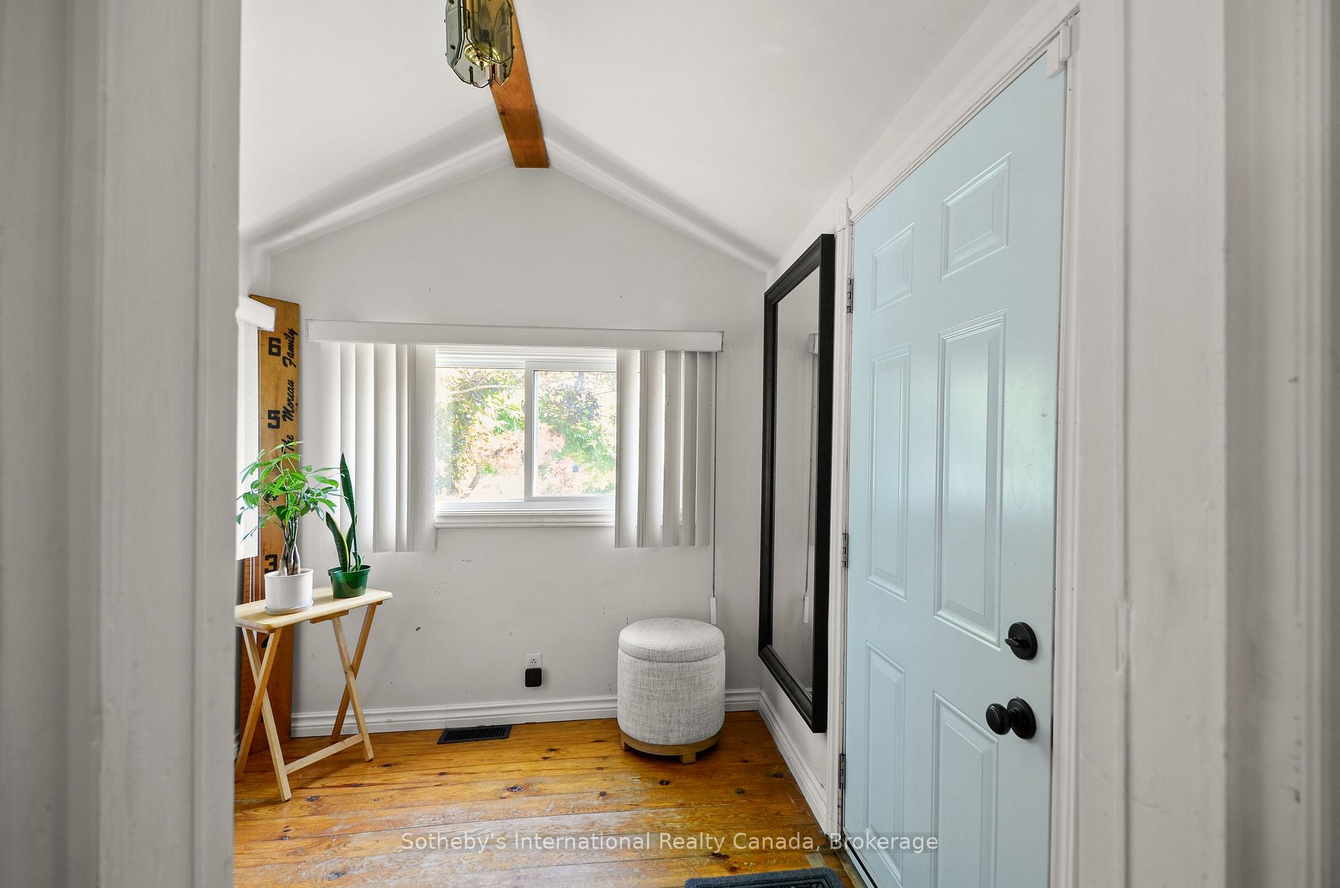 Photo 6 of 116 Ninth Street, Midland — HOMEH