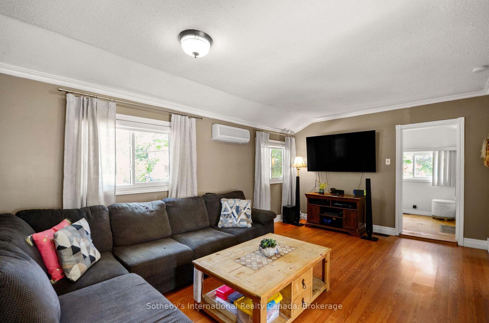 Photo 8 of 116 Ninth Street, Midland — HOMEH