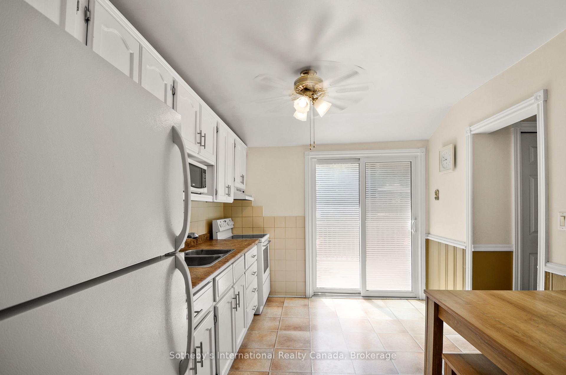 Photo 11 of 116 Ninth Street, Midland — HOMEH
