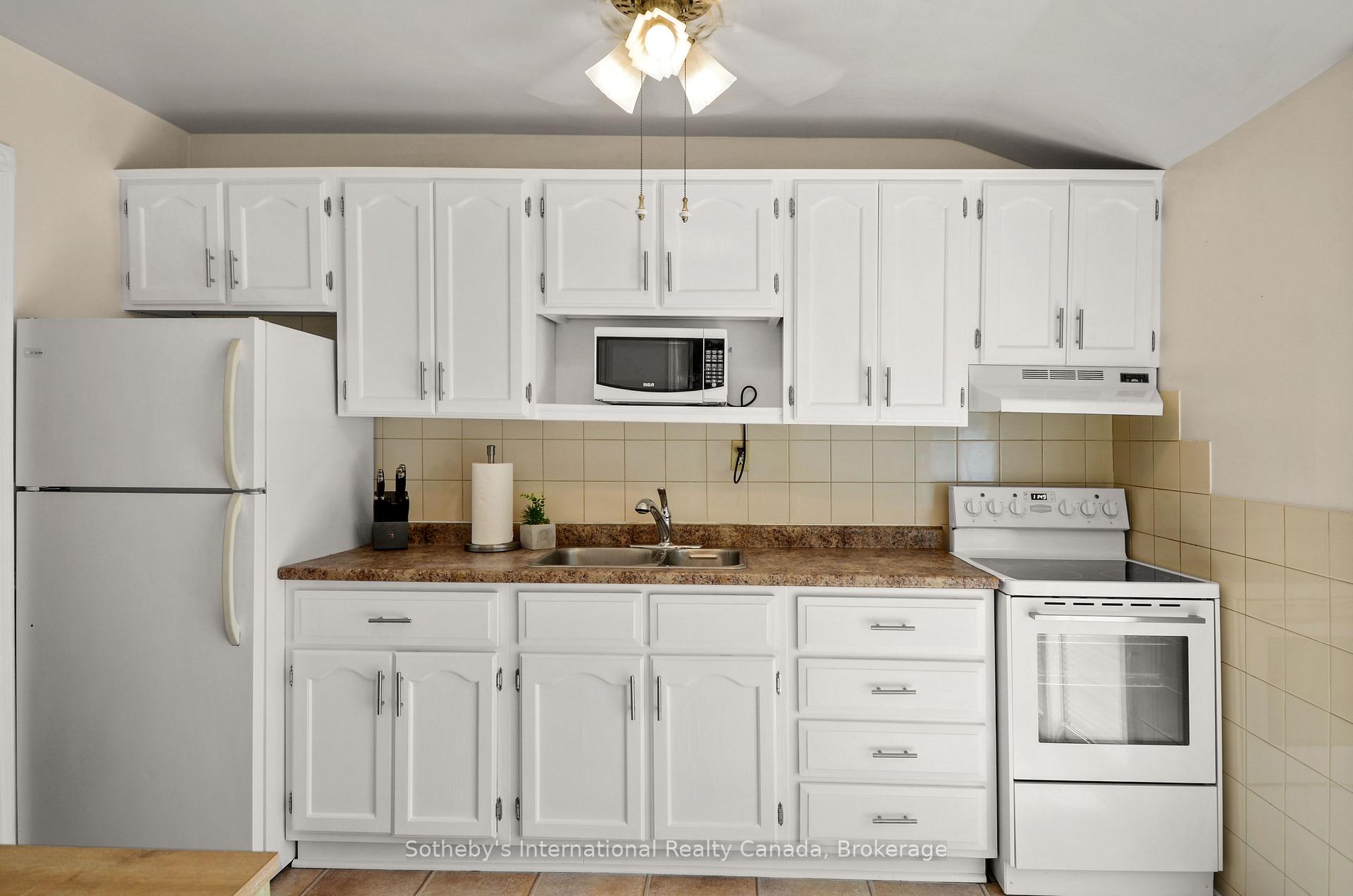 Photo 12 of 116 Ninth Street, Midland — HOMEH