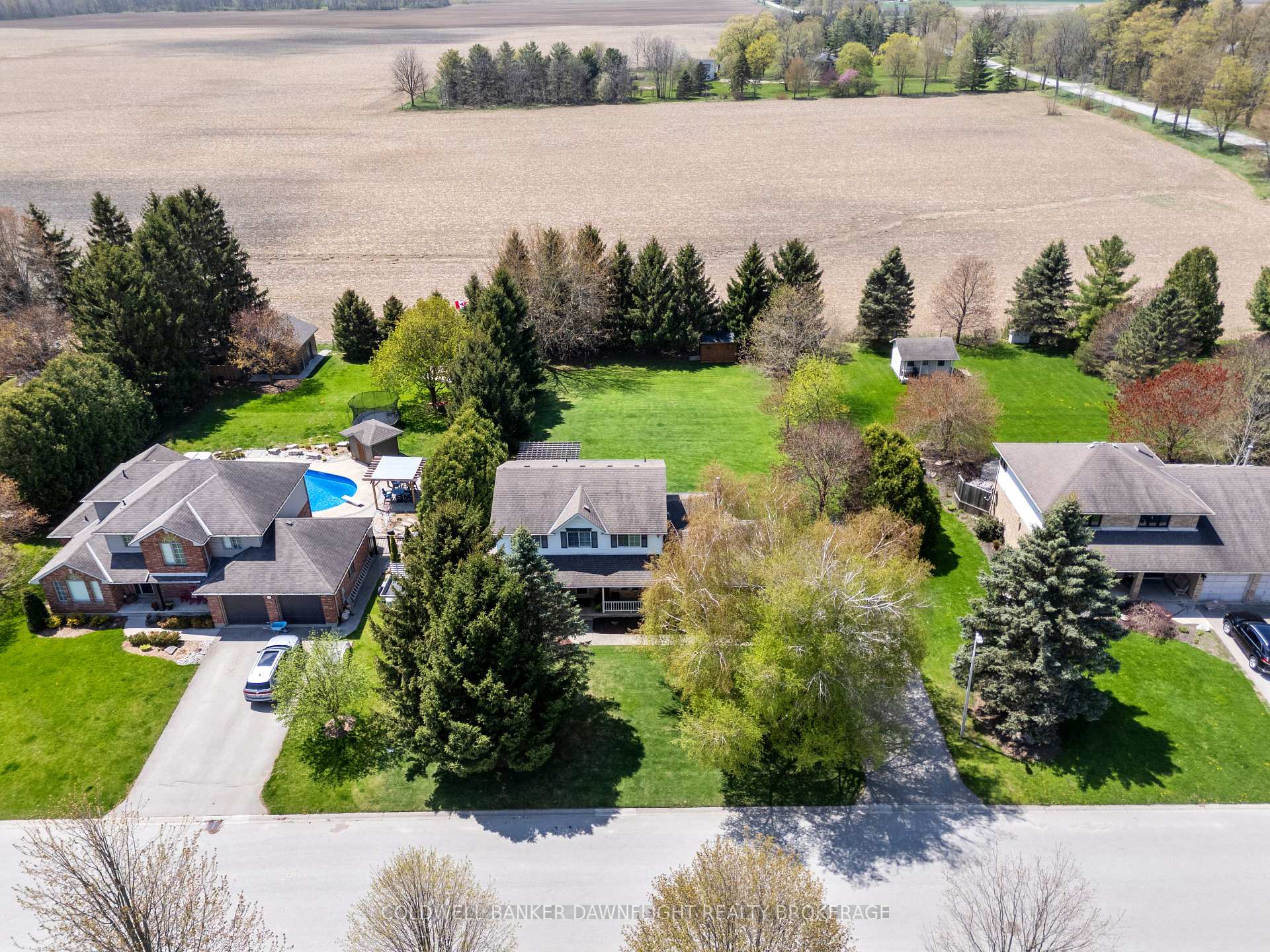 Photo 2 of 152 Salisbury Drive, Middlesex Centre, Birr — HOMEH