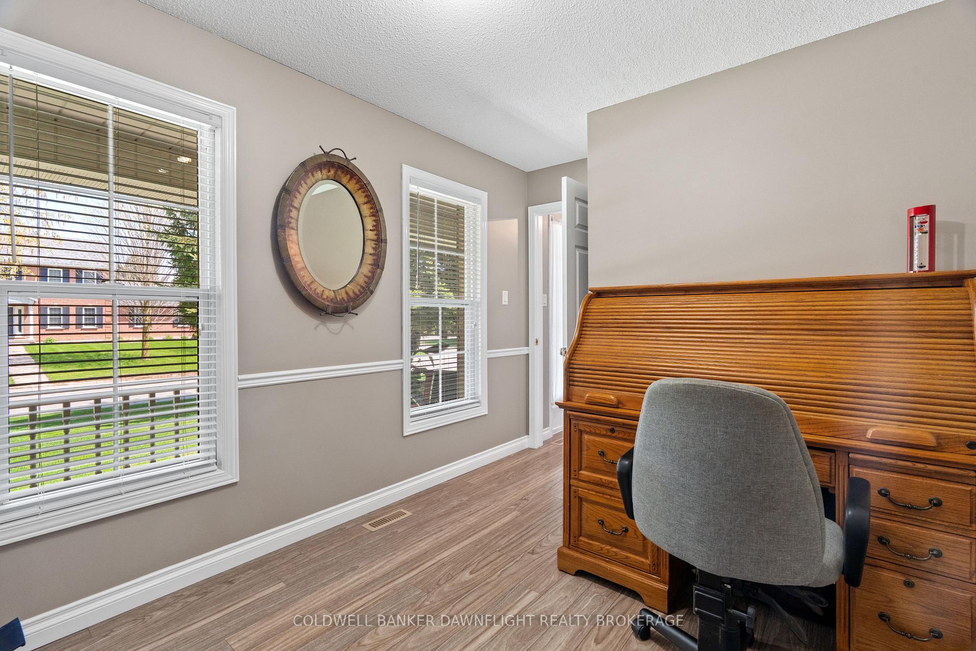 Photo 5 of 152 Salisbury Drive, Middlesex Centre, Birr — HOMEH