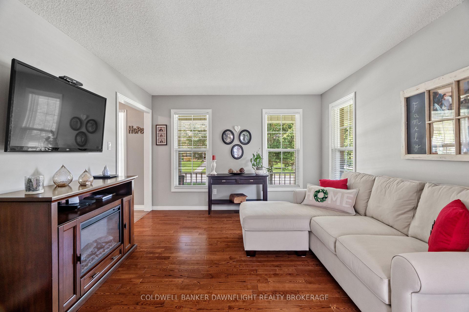 Photo 7 of 152 Salisbury Drive, Middlesex Centre, Birr — HOMEH