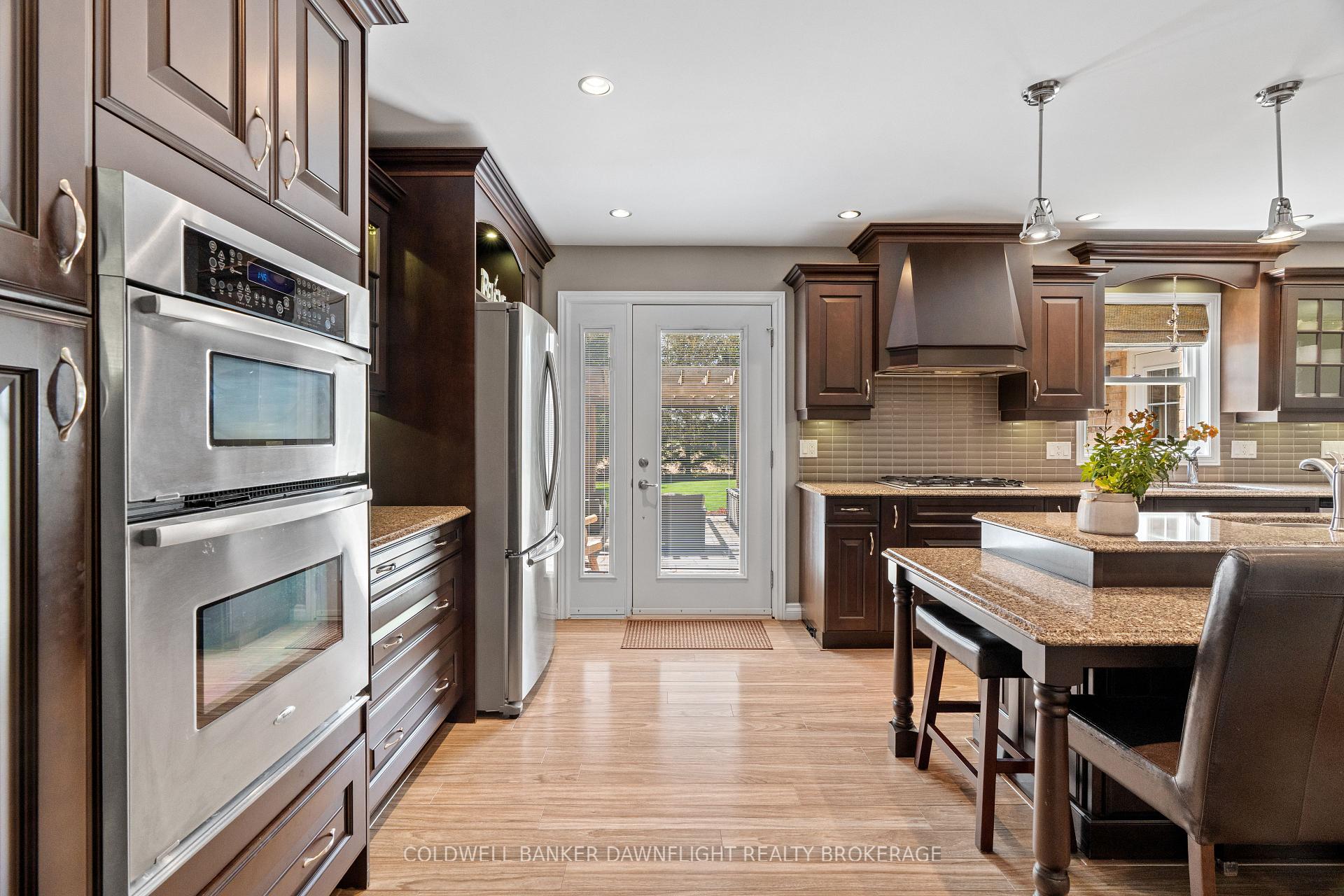 Photo 9 of 152 Salisbury Drive, Middlesex Centre, Birr — HOMEH