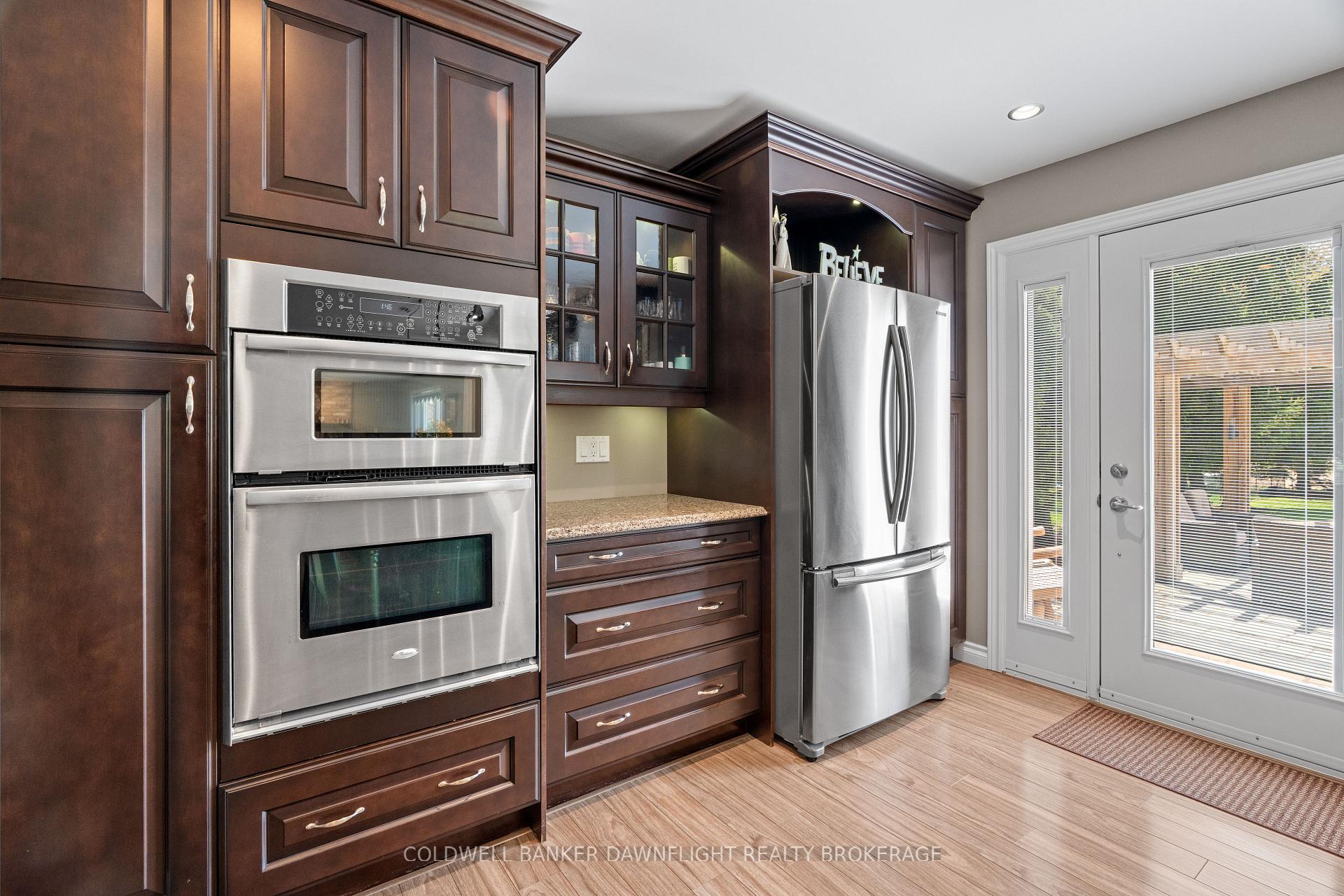 Photo 10 of 152 Salisbury Drive, Middlesex Centre, Birr — HOMEH