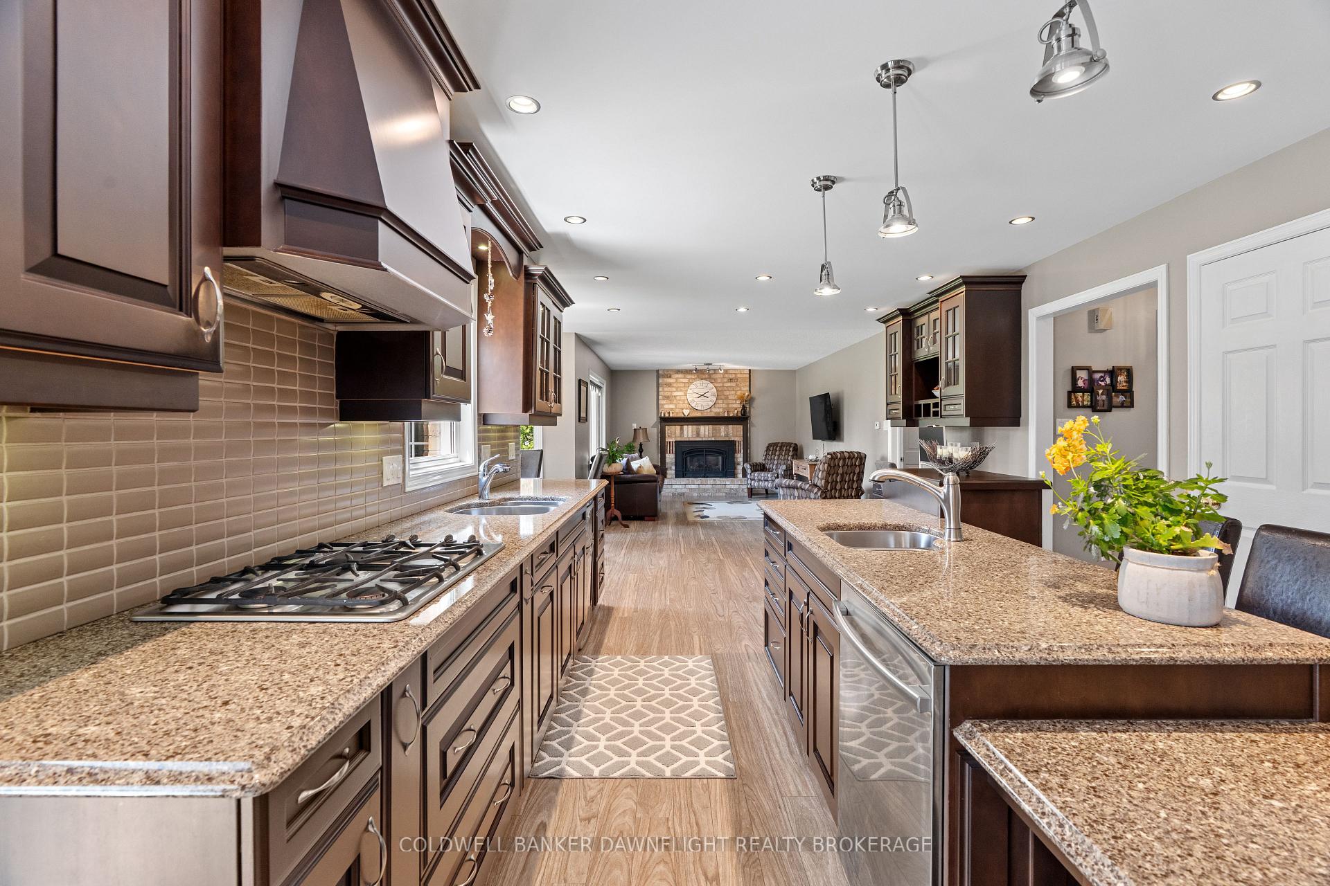 Photo 11 of 152 Salisbury Drive, Middlesex Centre, Birr — HOMEH