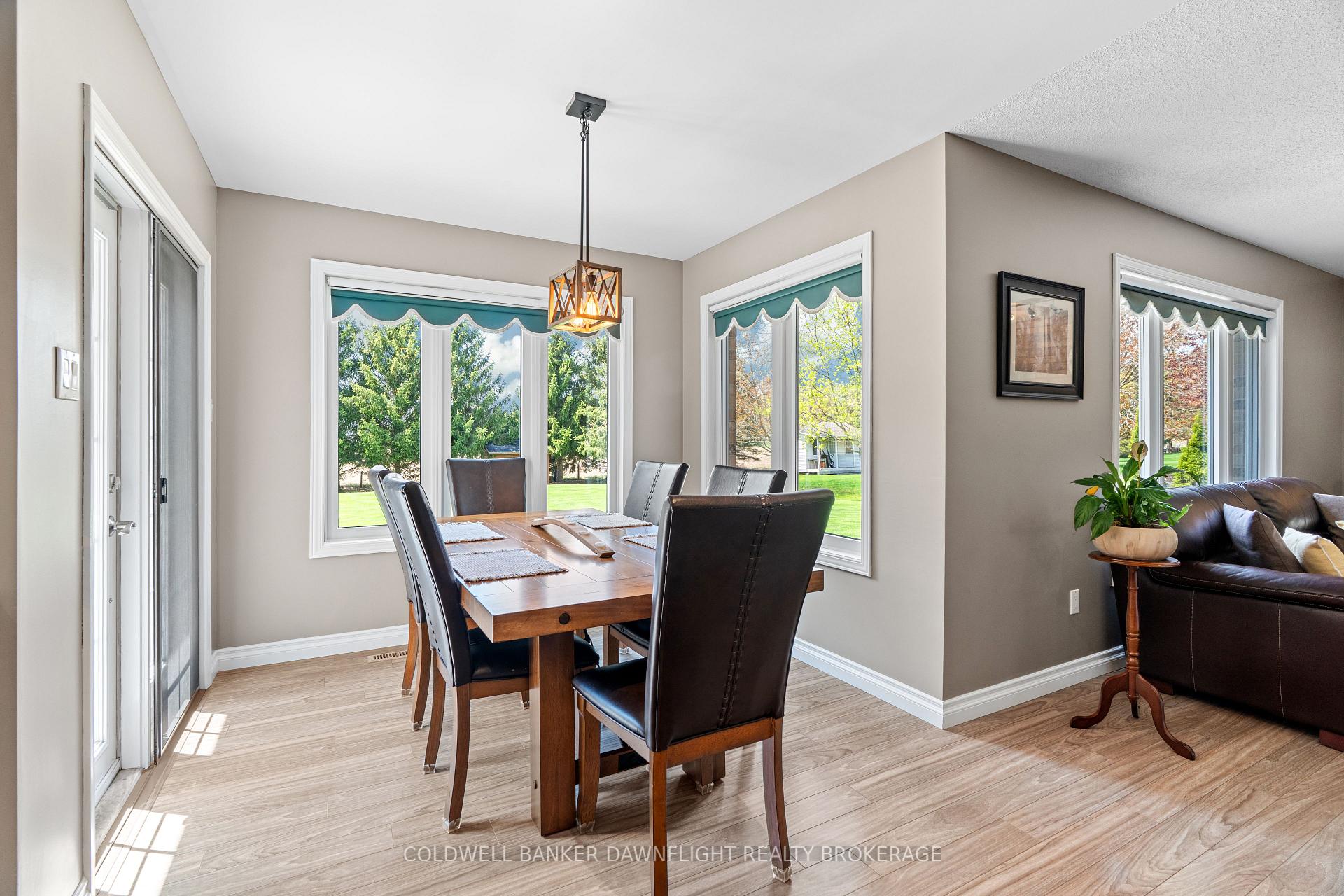 Photo 13 of 152 Salisbury Drive, Middlesex Centre, Birr — HOMEH