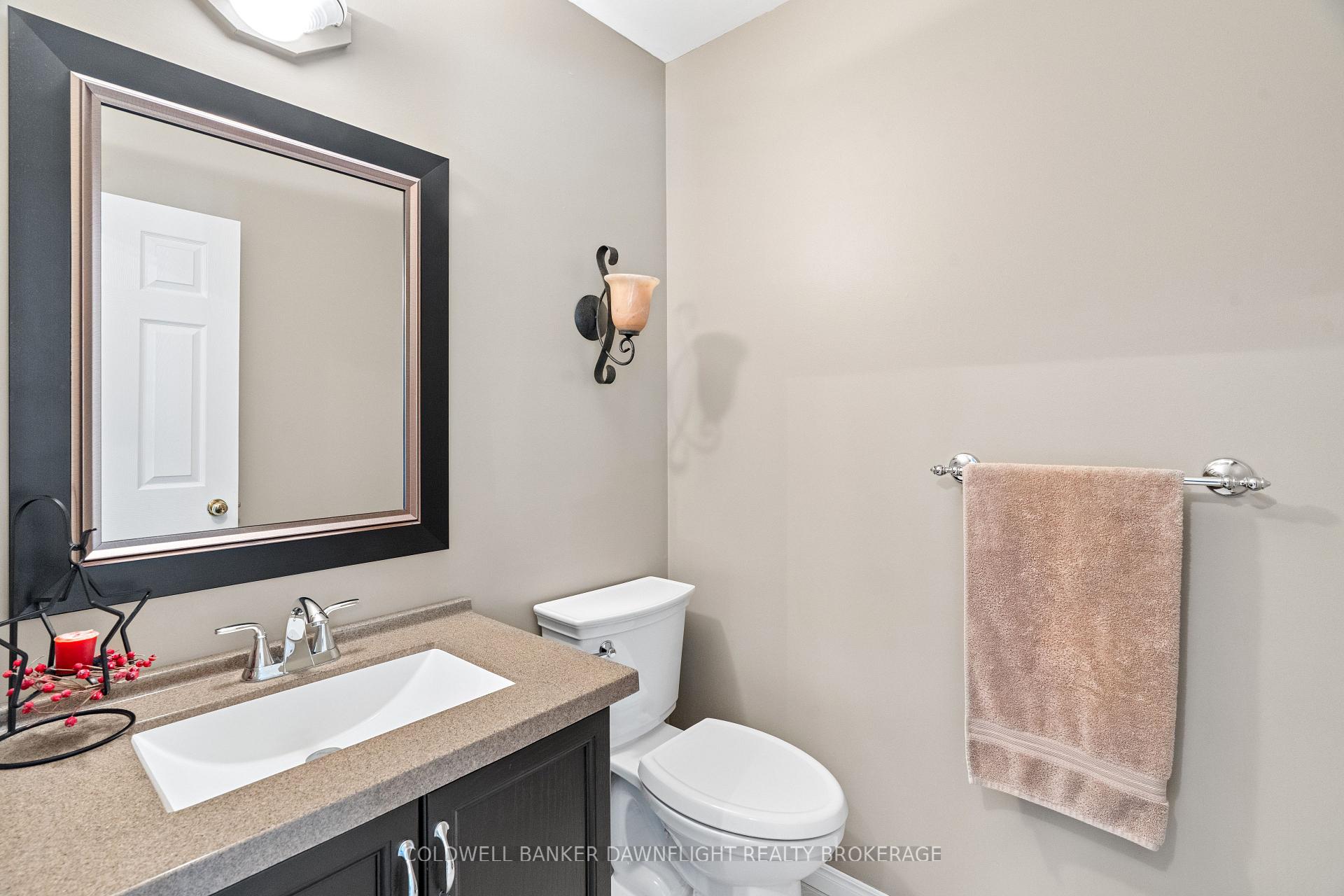 Photo 18 of 152 Salisbury Drive, Middlesex Centre, Birr — HOMEH