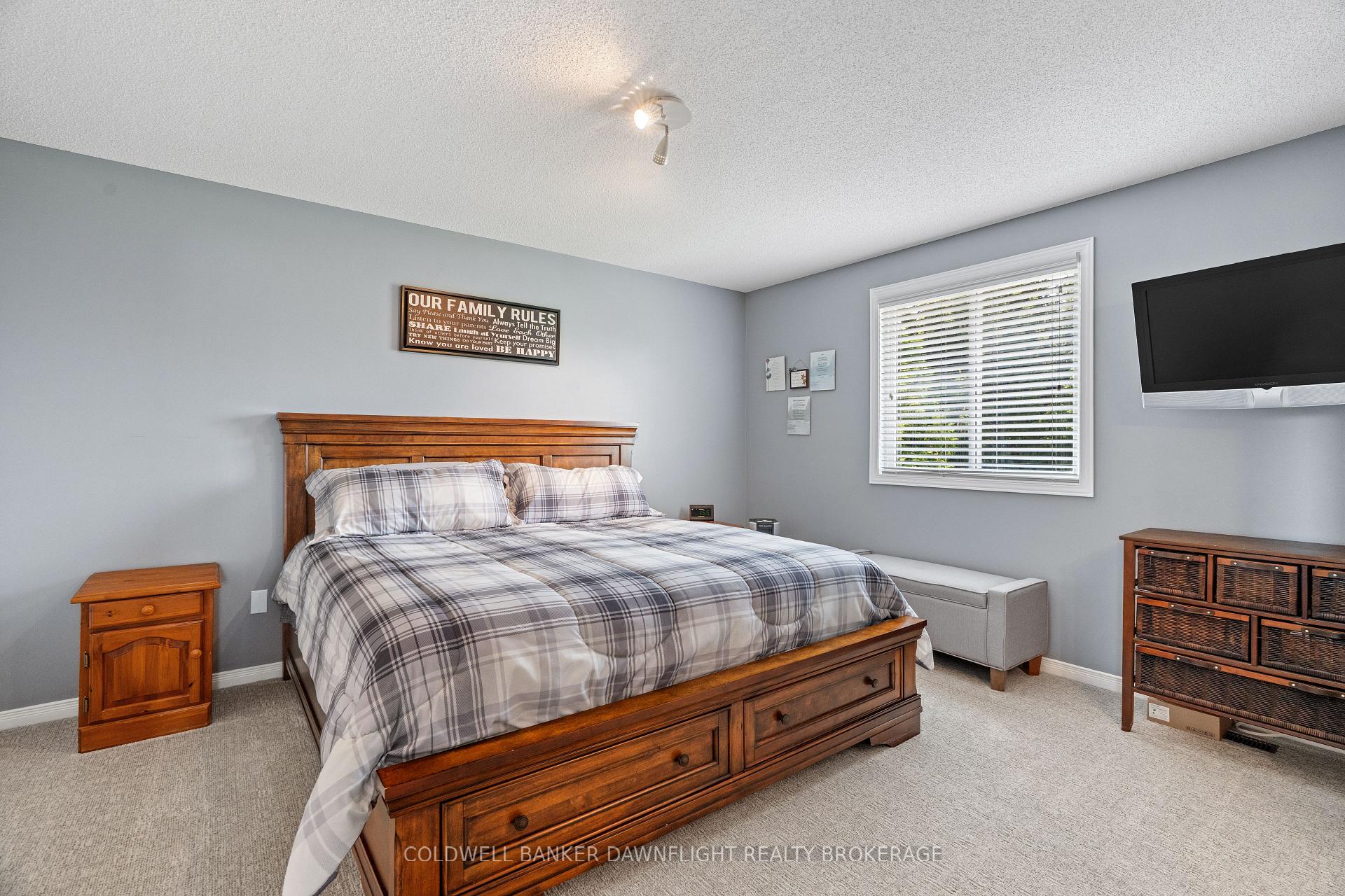 Photo 20 of 152 Salisbury Drive, Middlesex Centre, Birr — HOMEH