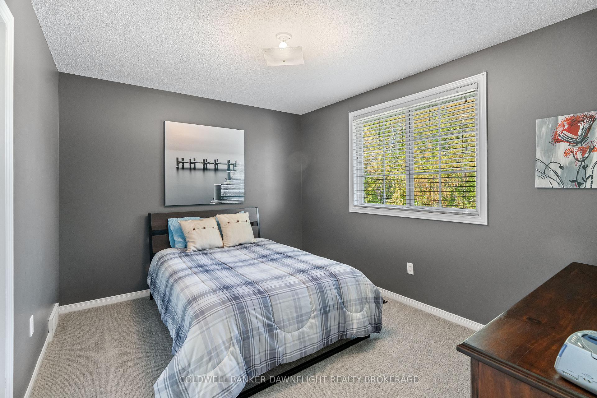 Photo 27 of 152 Salisbury Drive, Middlesex Centre, Birr — HOMEH