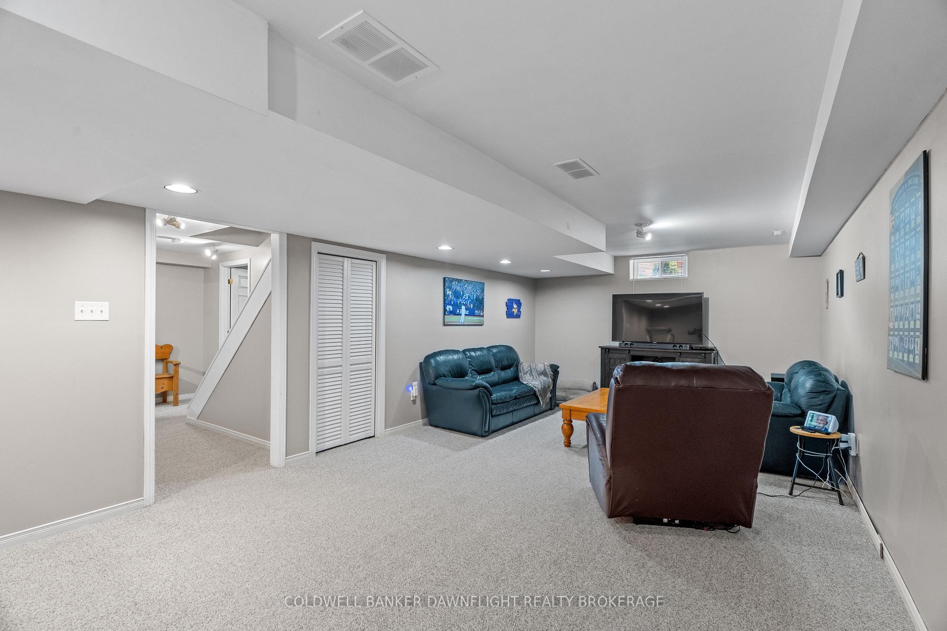 Photo 33 of 152 Salisbury Drive, Middlesex Centre, Birr — HOMEH