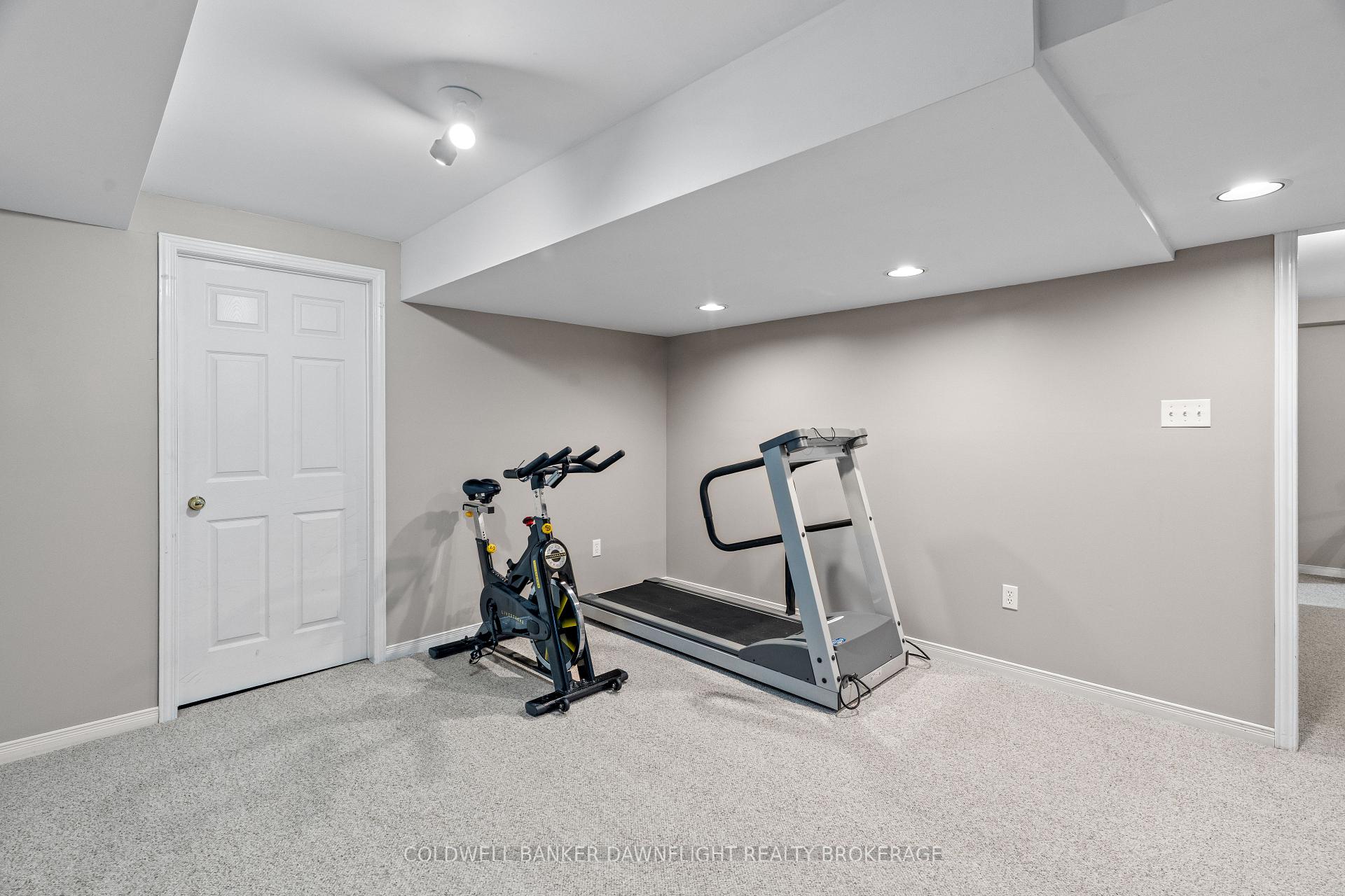 Photo 34 of 152 Salisbury Drive, Middlesex Centre, Birr — HOMEH