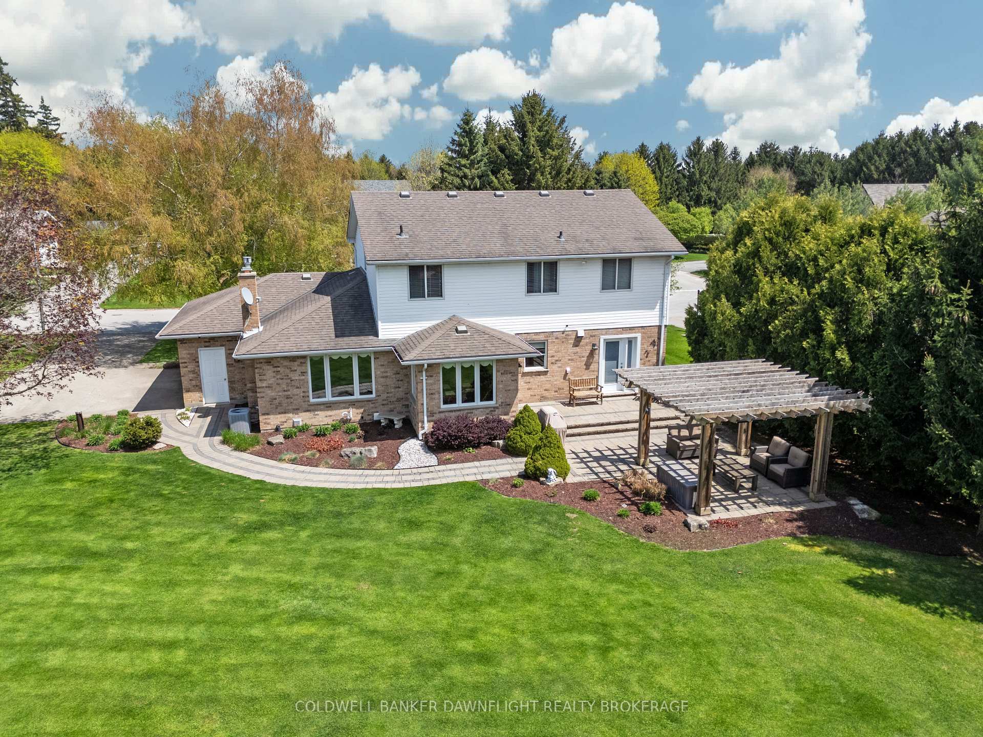 Photo 37 of 152 Salisbury Drive, Middlesex Centre, Birr — HOMEH