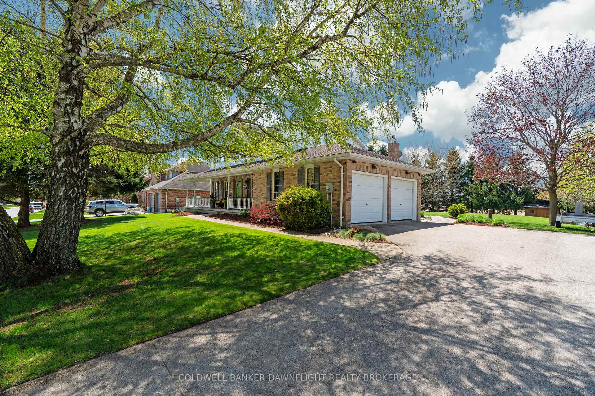 Photo 46 of 152 Salisbury Drive, Middlesex Centre, Birr — HOMEH