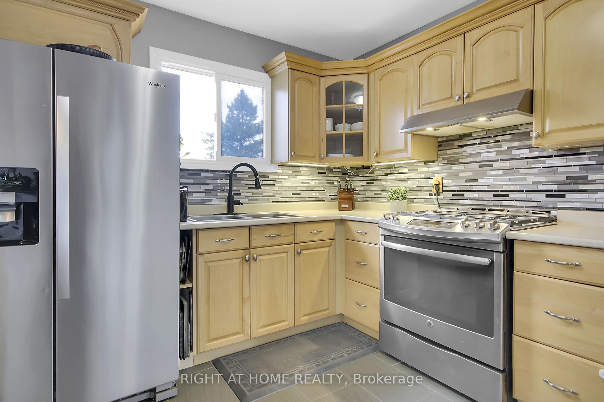 Photo 11 of 168 Glamorgan Drive, Ottawa, Kanata - Glencairn/Hazeldean — HOMEH