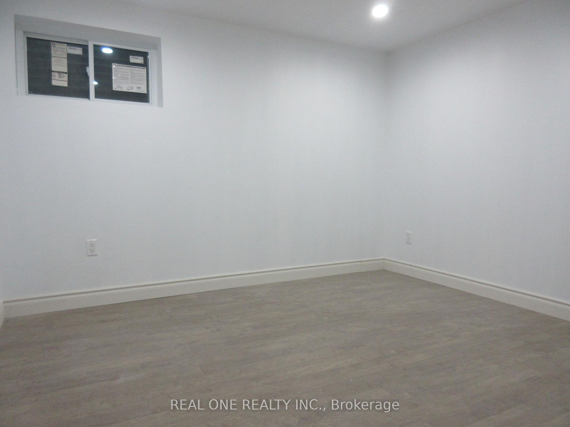 Photo 8 of Unit Basemt, 14 Liebeck Crescent, Markham, Unionville — HOMEH