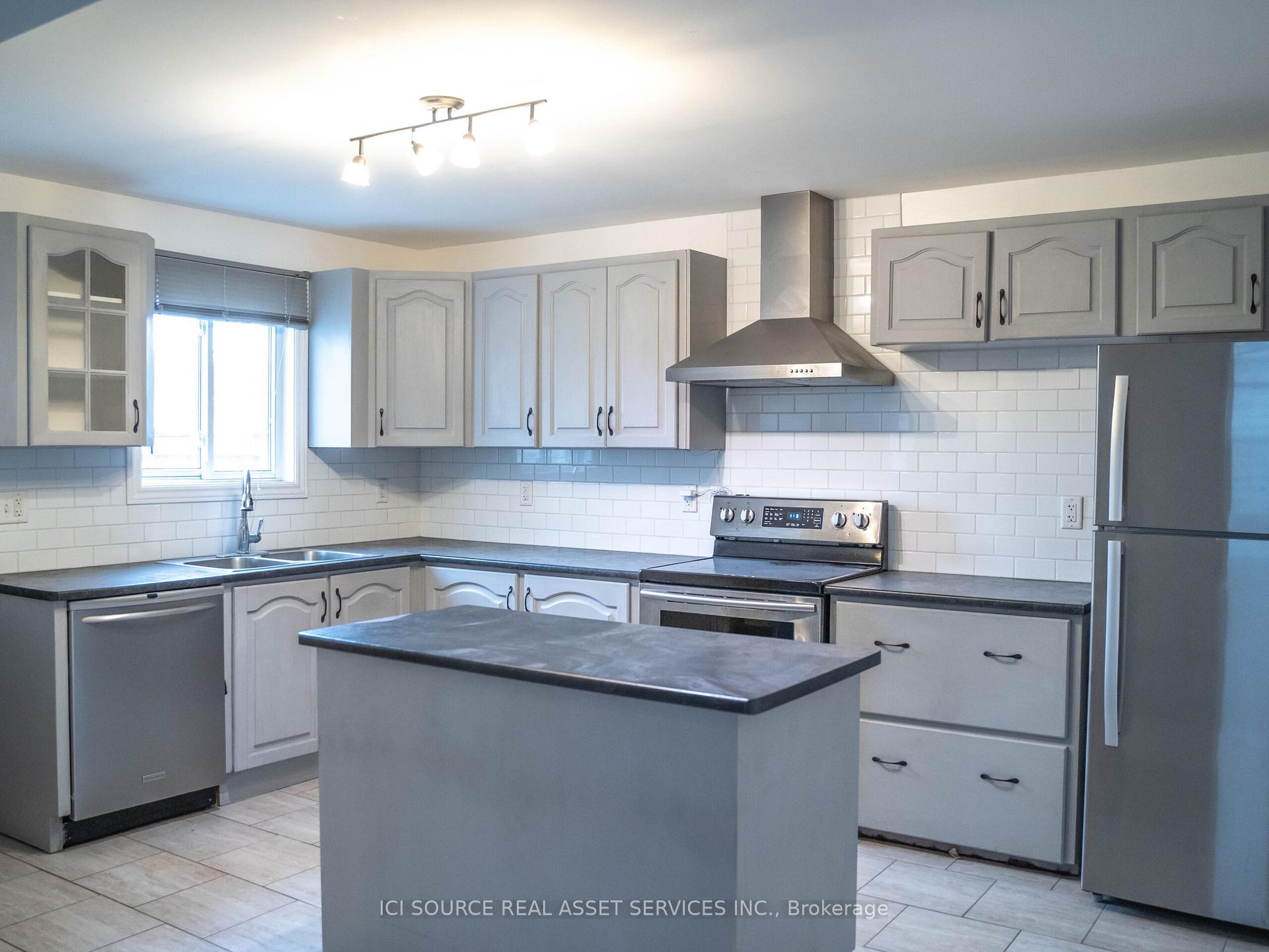 Photo 8 of 334 Fairfield Avenue, Hamilton, Homeside — HOMEH