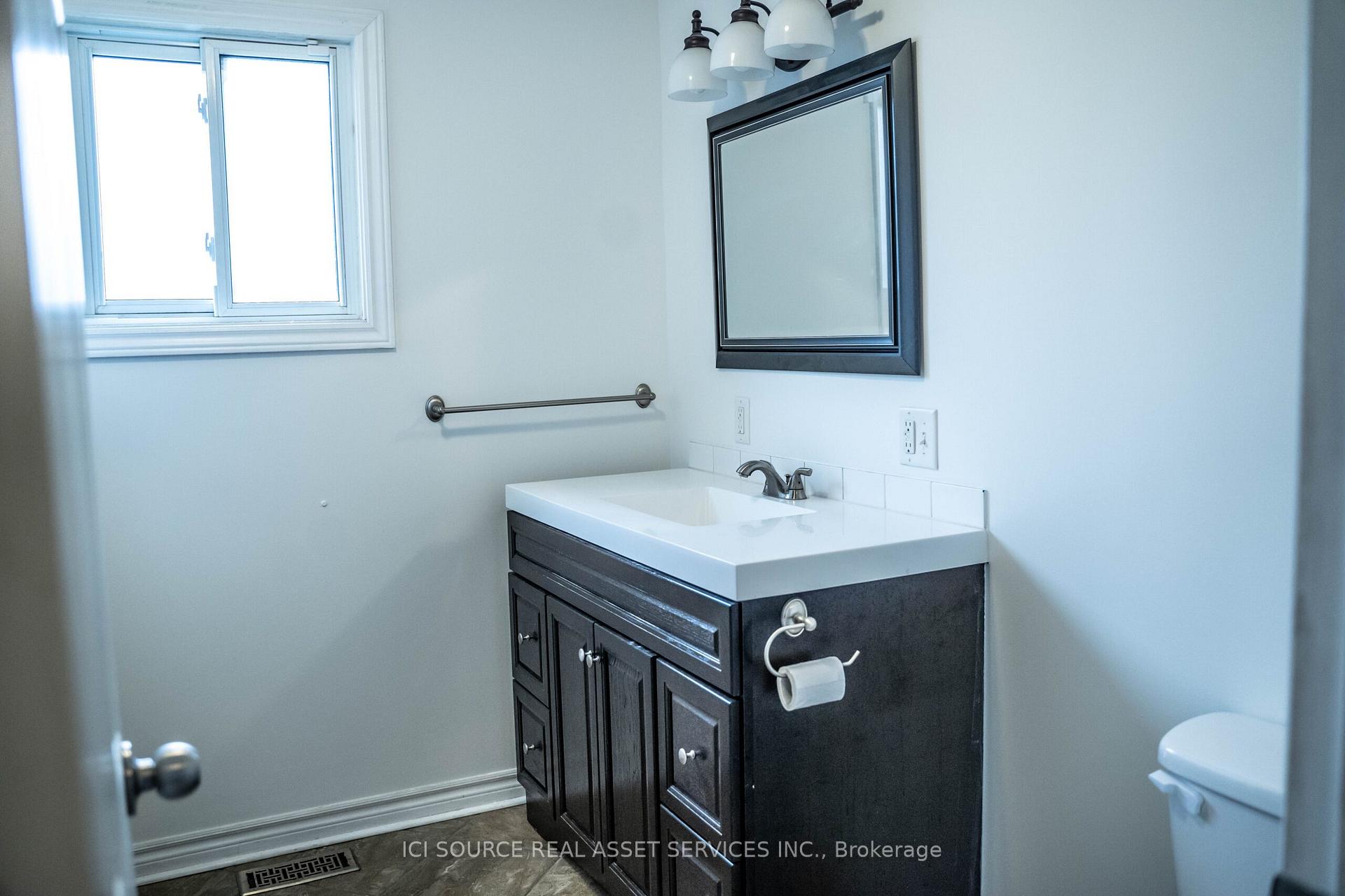Photo 10 of 334 Fairfield Avenue, Hamilton, Homeside — HOMEH