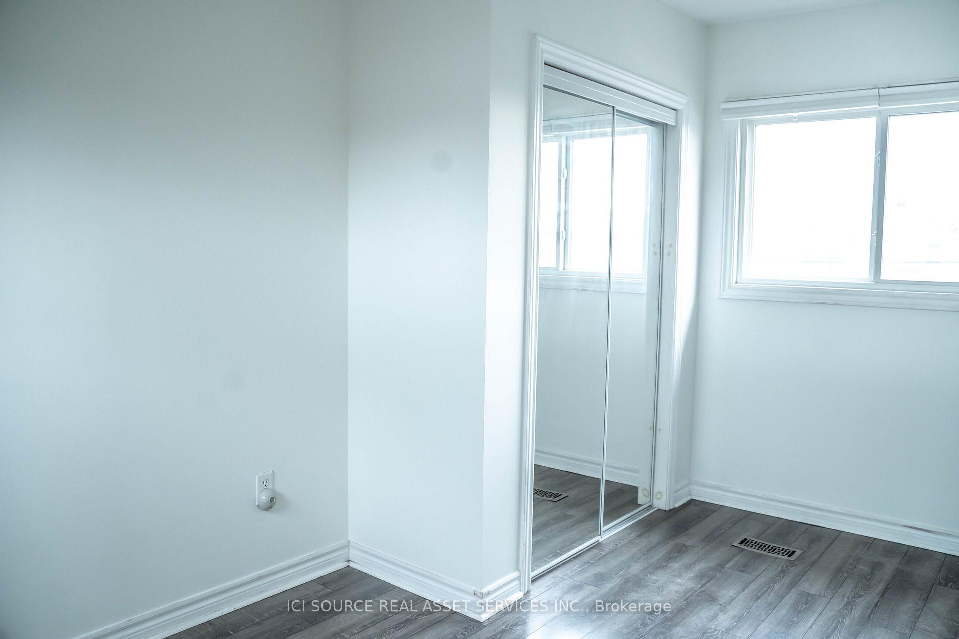 Photo 15 of 334 Fairfield Avenue, Hamilton, Homeside — HOMEH