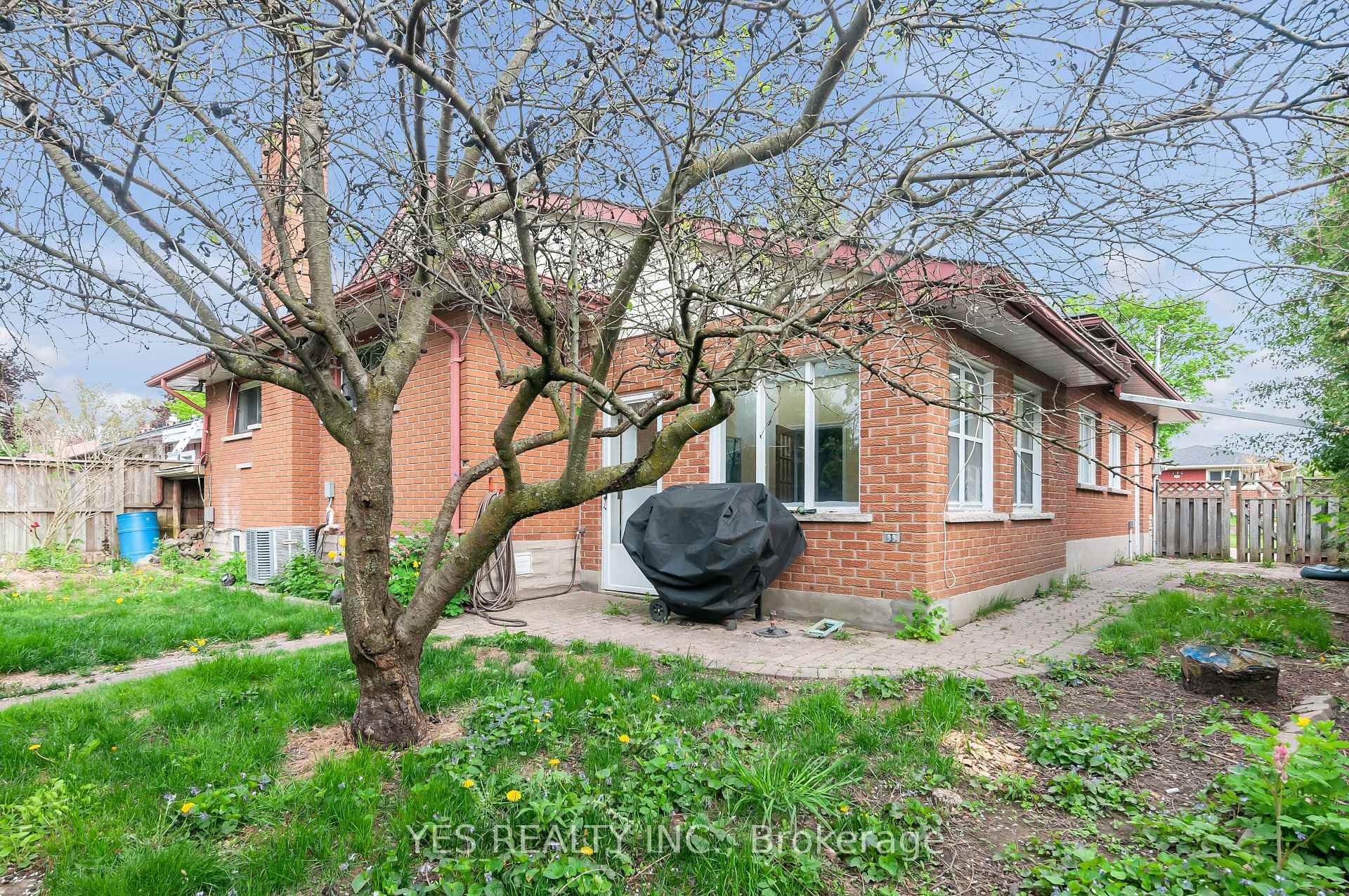 Photo 2 of 176 Kenneth Avenue, Kitchener, Stanley Park — HOMEH