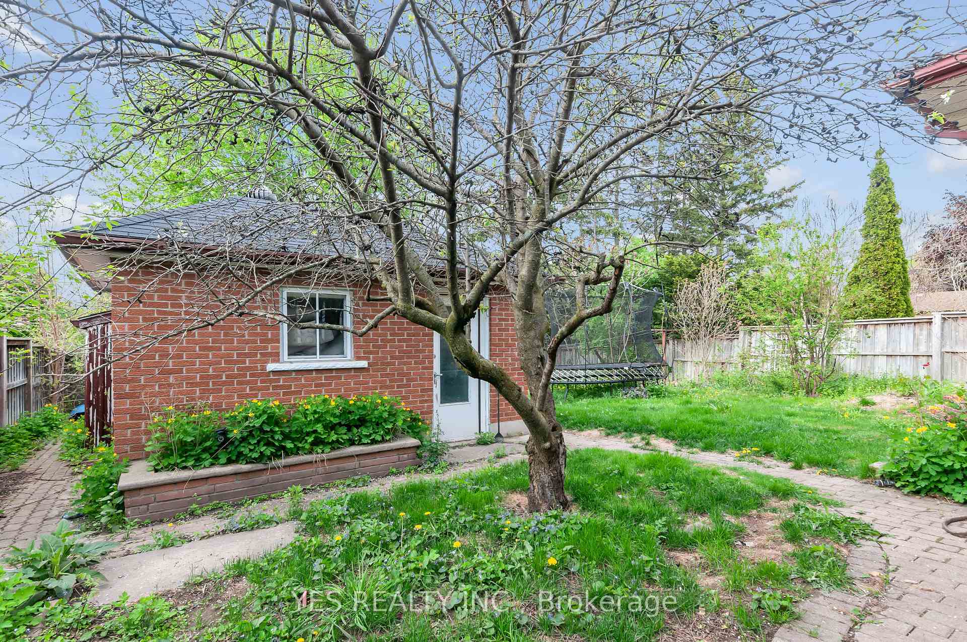 Photo 4 of 176 Kenneth Avenue, Kitchener, Stanley Park — HOMEH